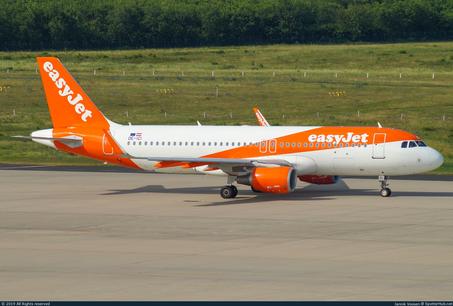 Photo of OE-ICI - Airbus A320-214 operated by easyJet Europe