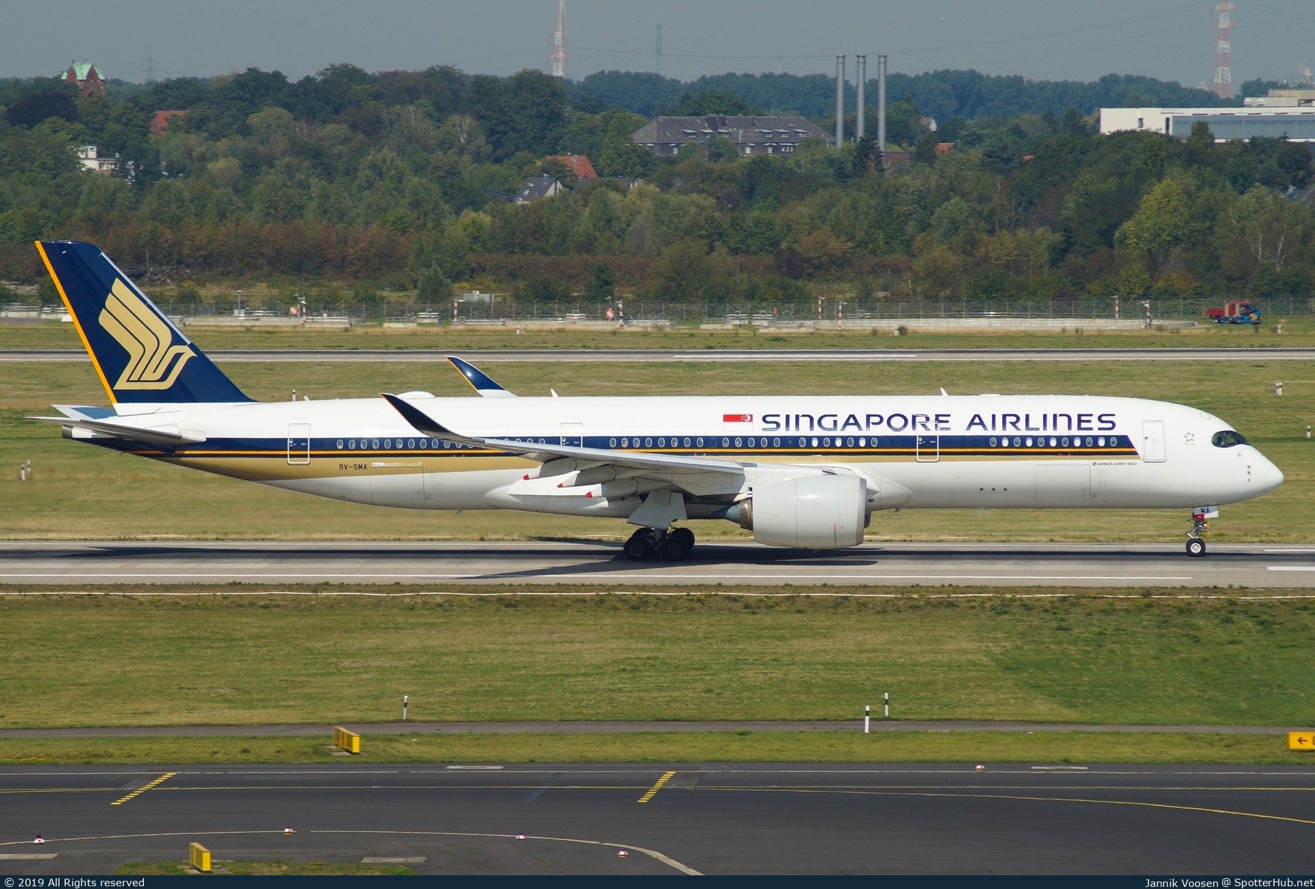 Photo of 9V-SMA - Airbus A350-941 operated by Singapore Airlines