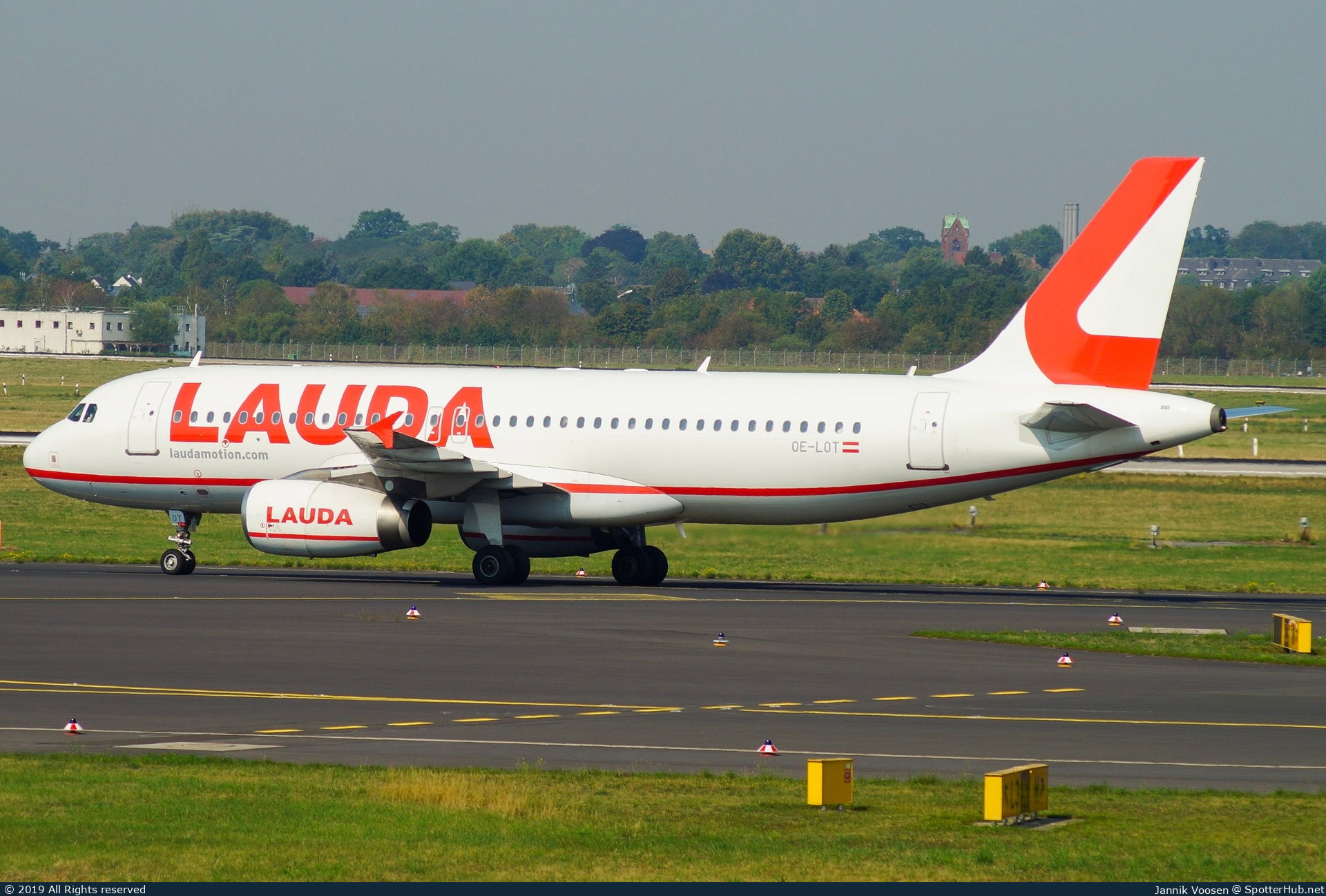 Photo of OE-LOT - Airbus A320-232 operated by Laudamotion