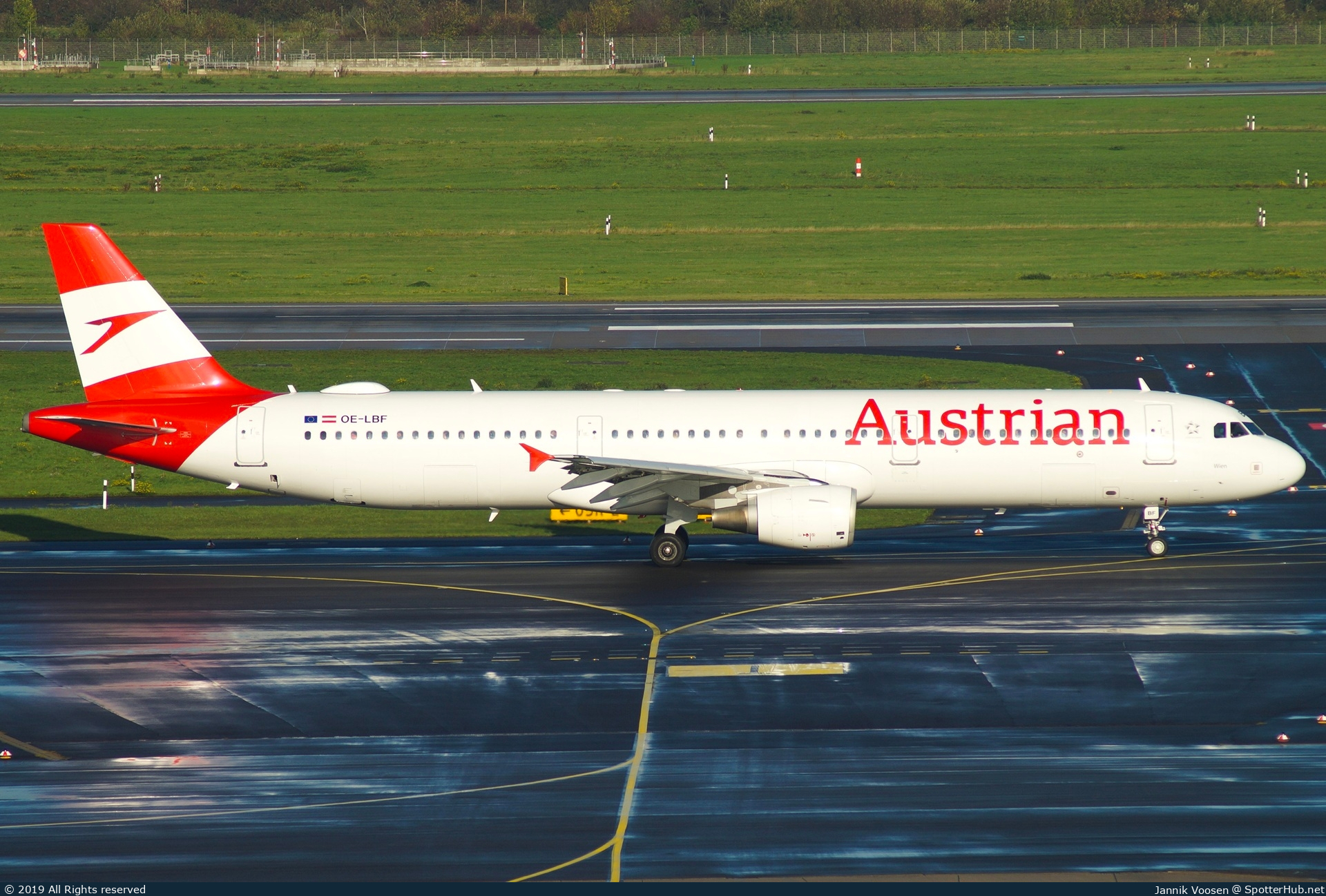 Photo of OE-LBF - Airbus A321-211 operated by Austrian Airlines