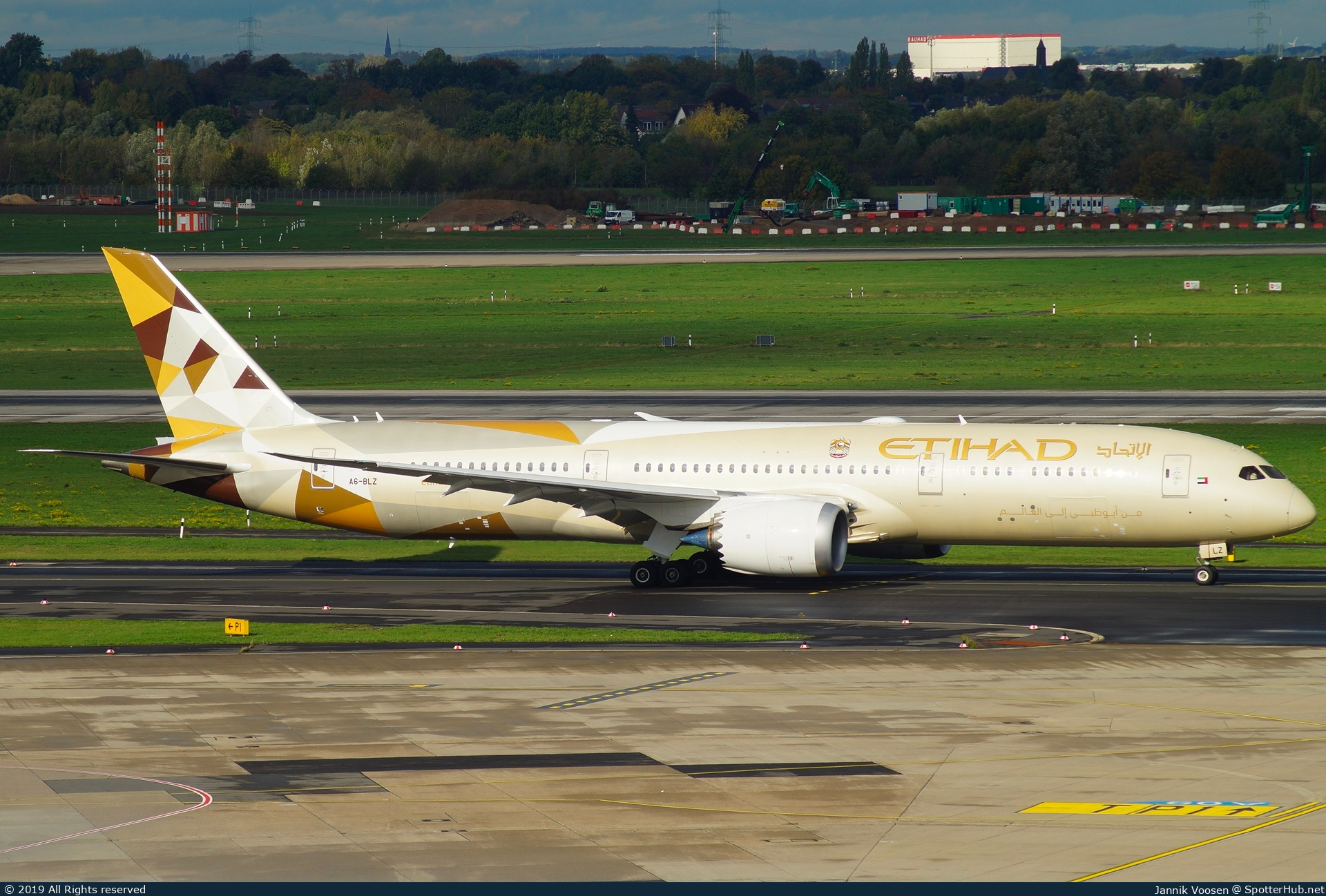 Photo of A6-BLZ - Boeing 787-9 Dreamliner operated by Etihad Airways