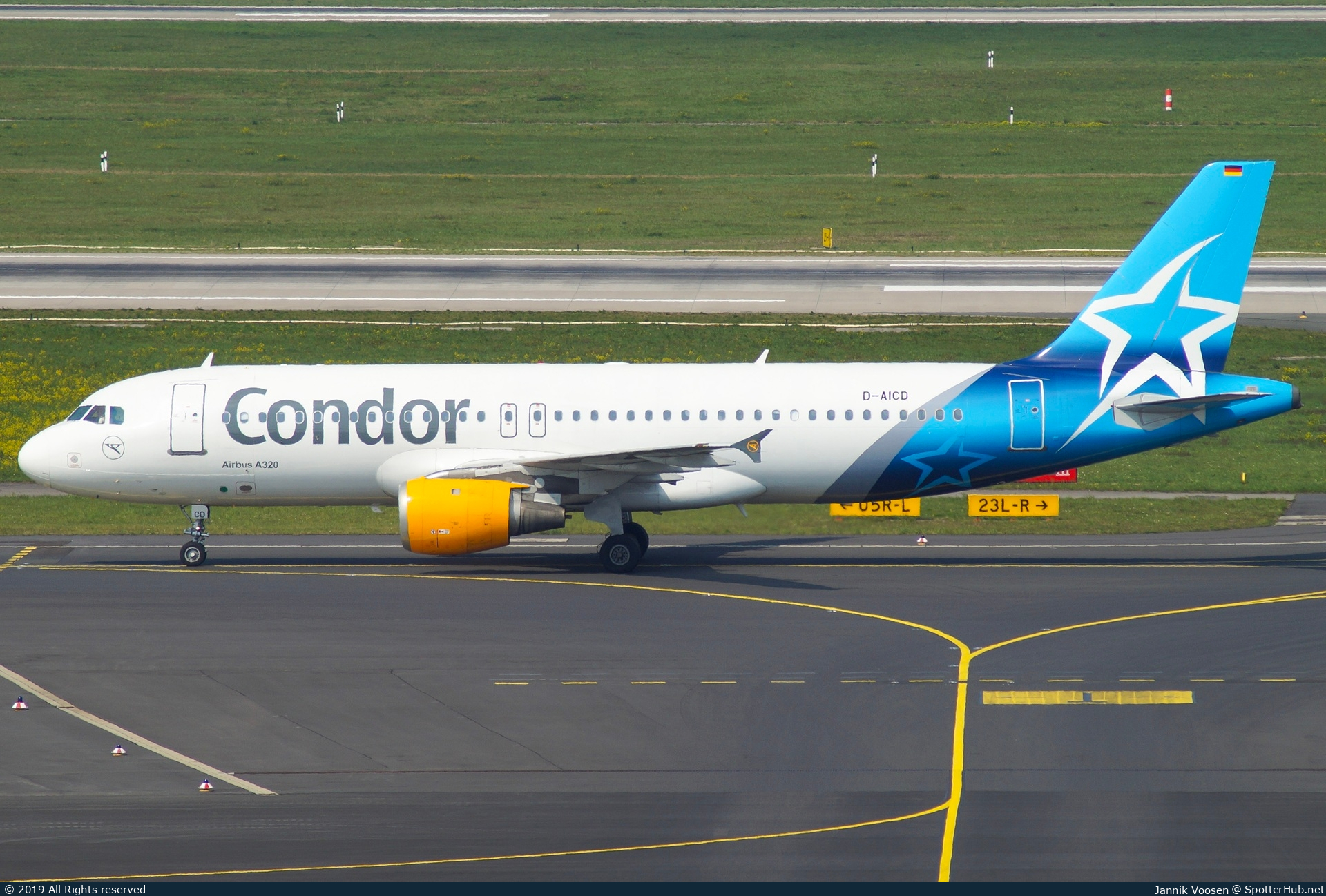 Photo of D-AICD - Airbus A320-212 operated by Air Transat (opb Condor)