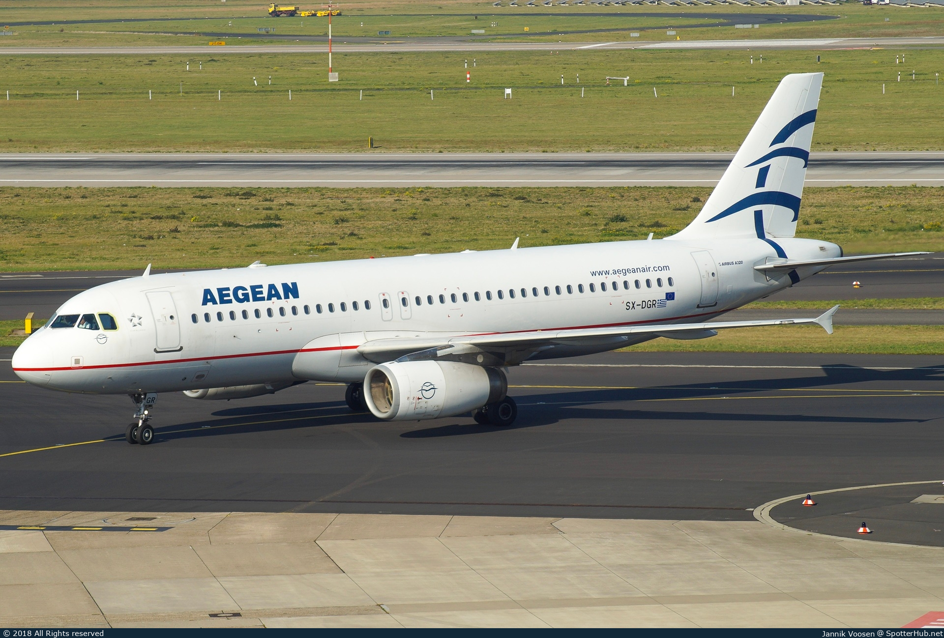 Photo of SX-DGR - Airbus A320-232 operated by Aegean Airlines