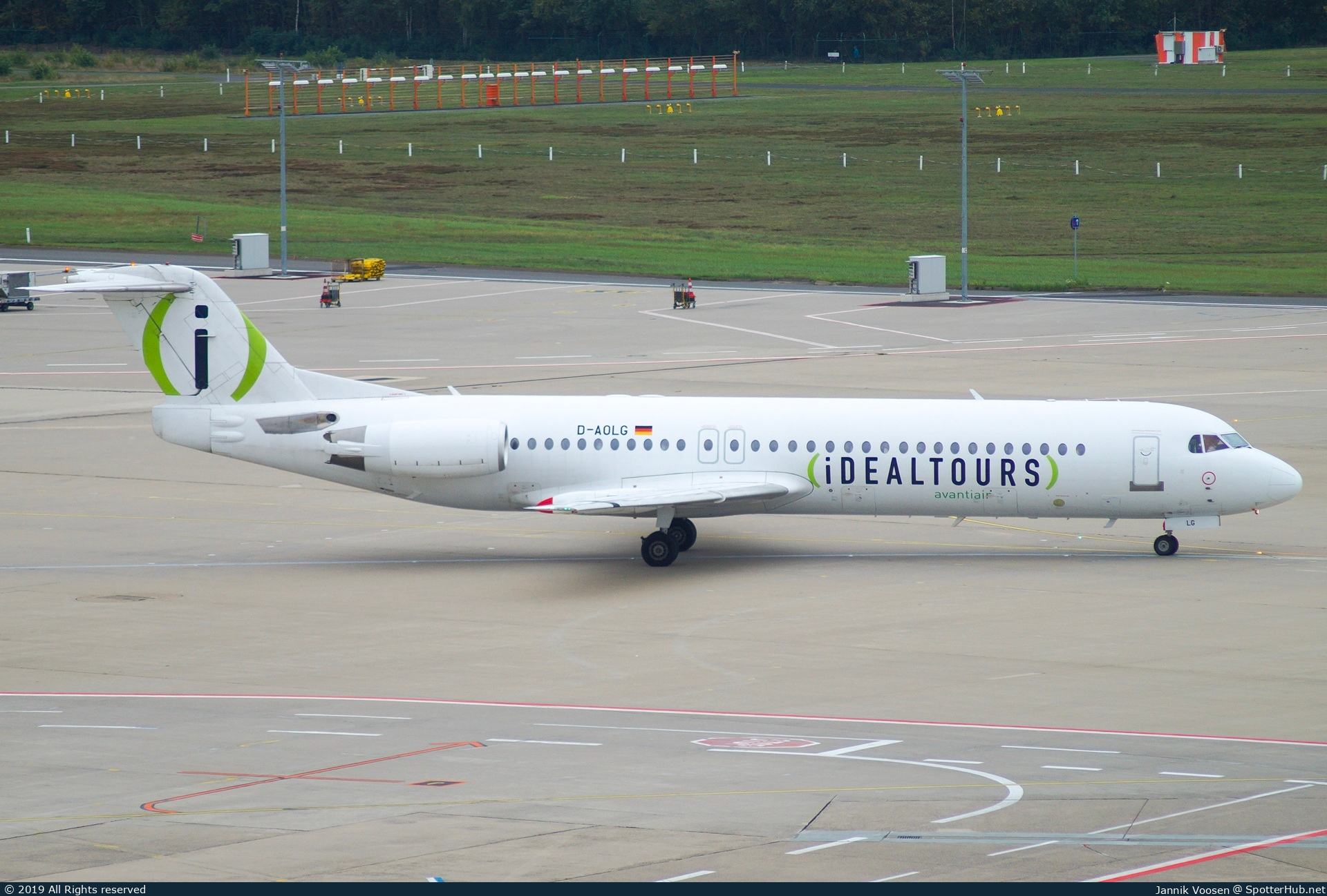 Photo of D-AOLG - Fokker 100 operated by Avanti Air