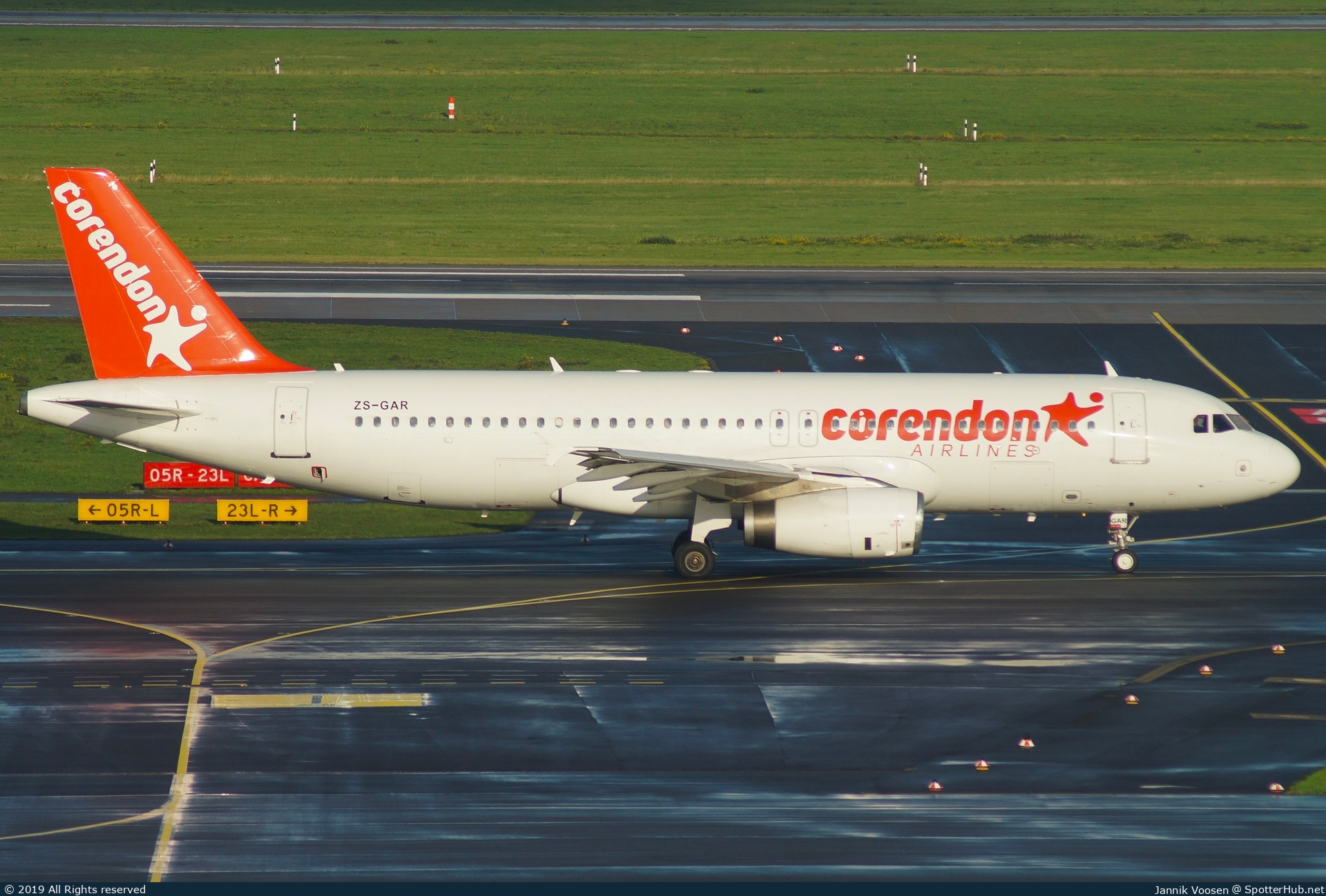 Photo of ZS-GAR - Airbus A320-231 operated by Corendon Airlines (opb Global Aviation)