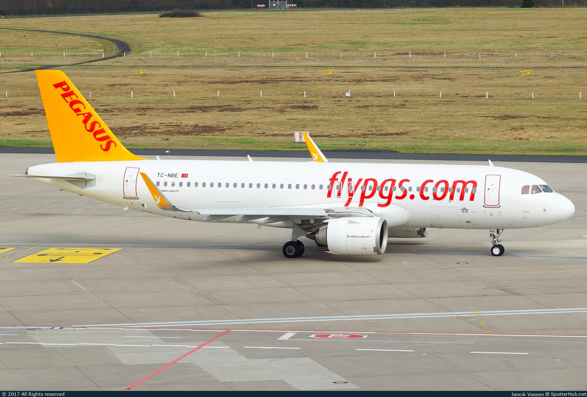Photo of TC-NBE - Airbus A320-251N operated by Pegasus Airlines
