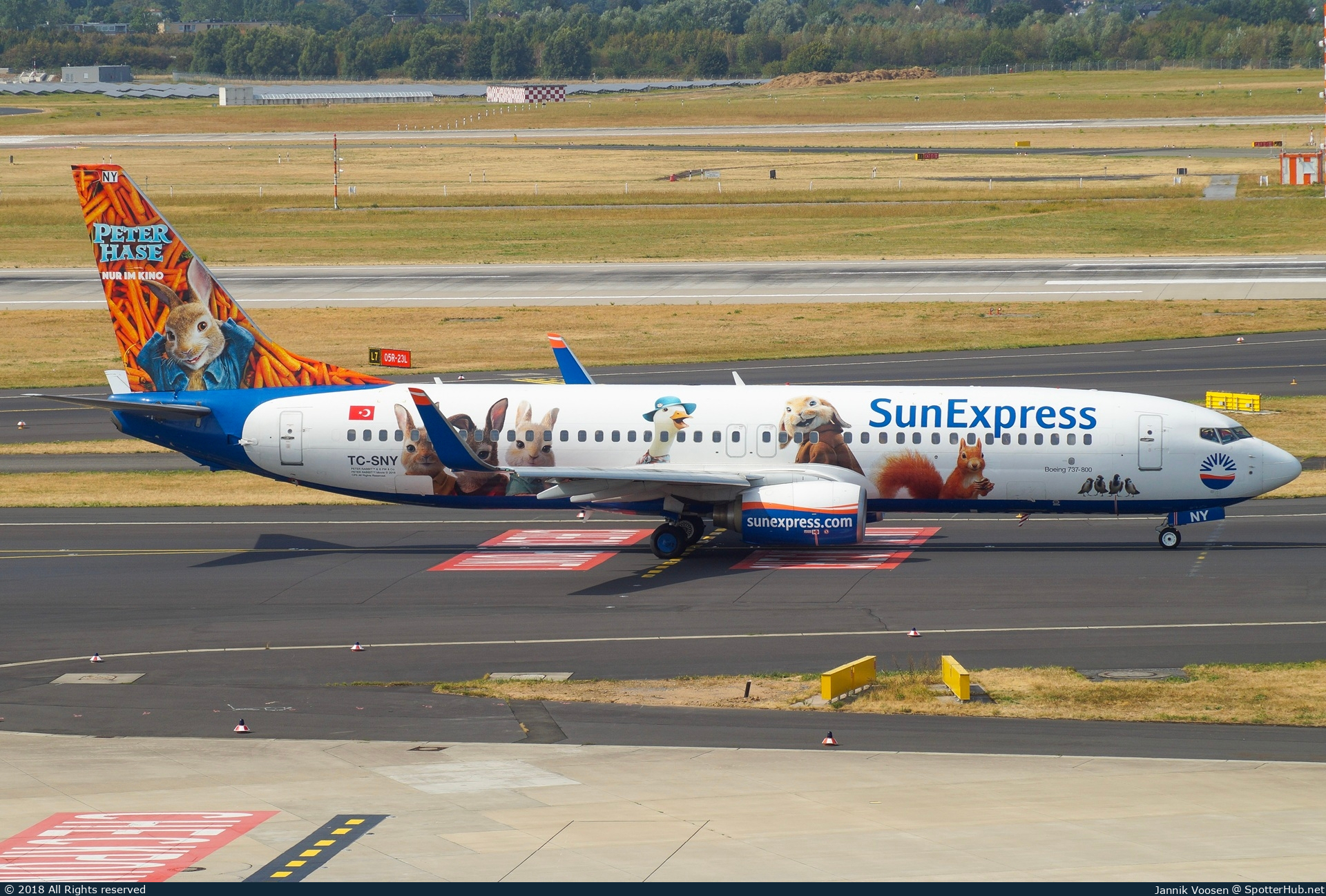 Photo of TC-SNY - Boeing 737-8K5 operated by SunExpress