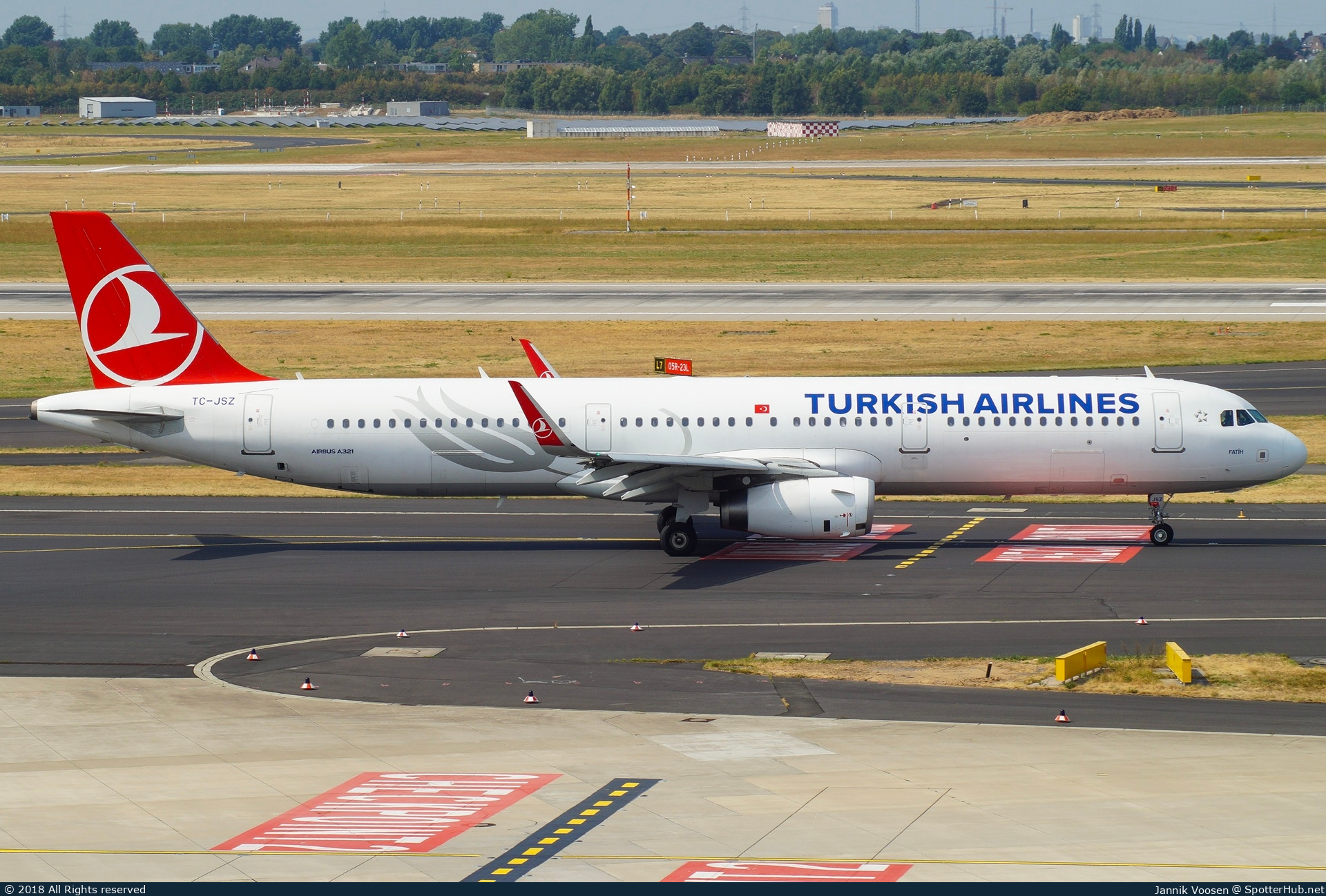Photo of TC-JSZ - Airbus A321-231 operated by Turkish Airlines
