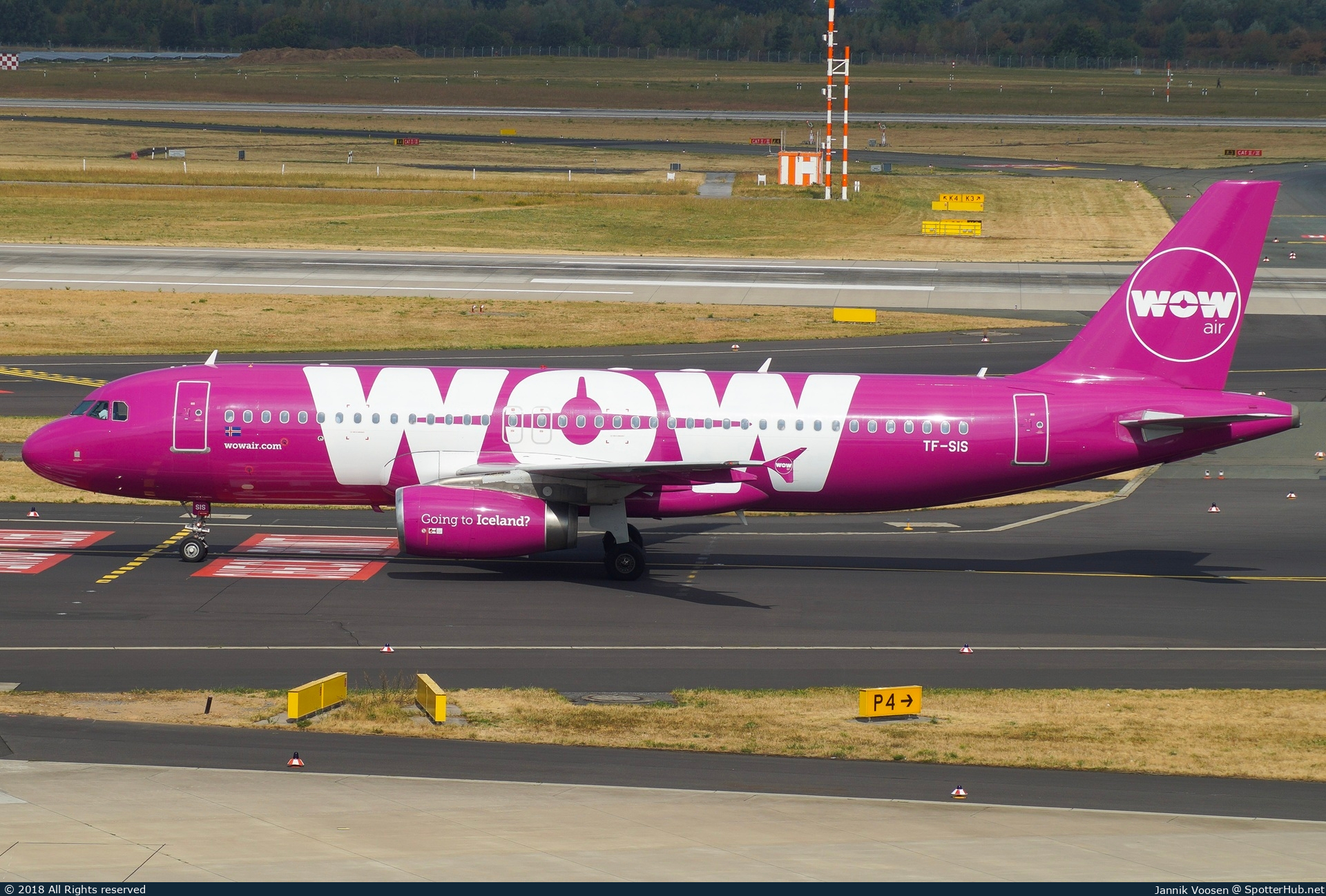 Photo of TF-SIS - Airbus A320-232 operated by WOW air