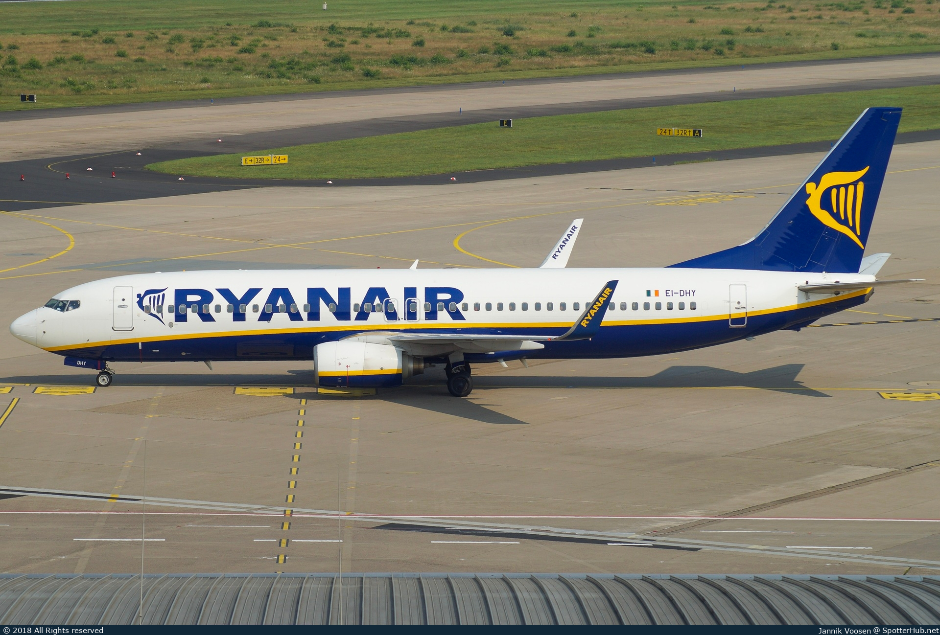 Photo of EI-DHY - Boeing 737-8AS operated by Ryanair