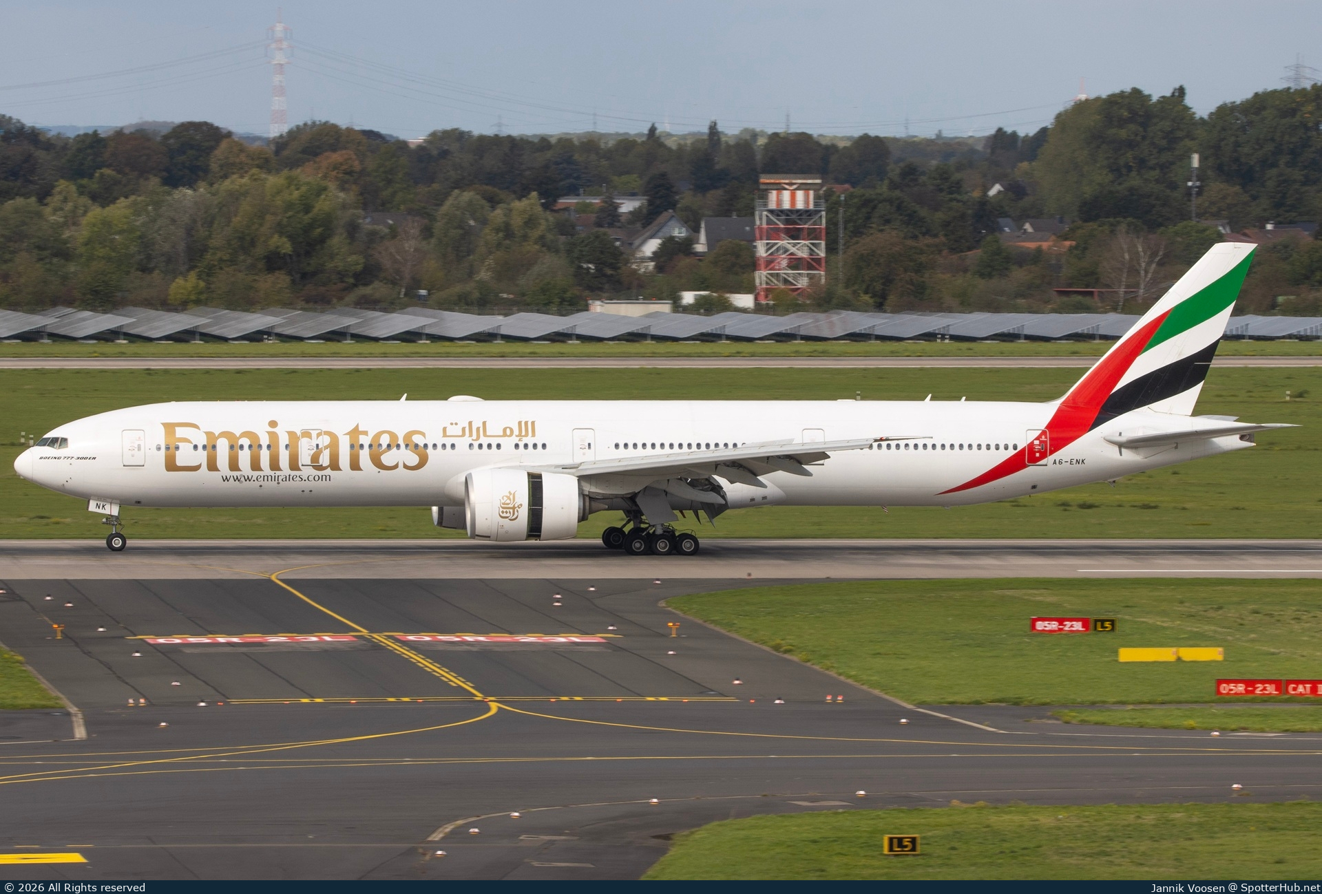Photo of A6-ENK - Boeing 777-31H(ER) operated by Emirates