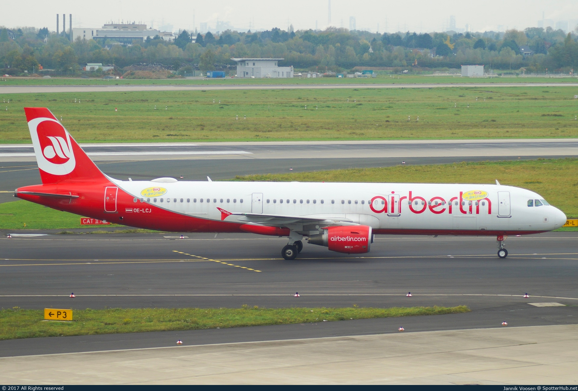 Photo of OE-LCJ - Airbus A321-211 operated by Air Berlin (opb Niki)