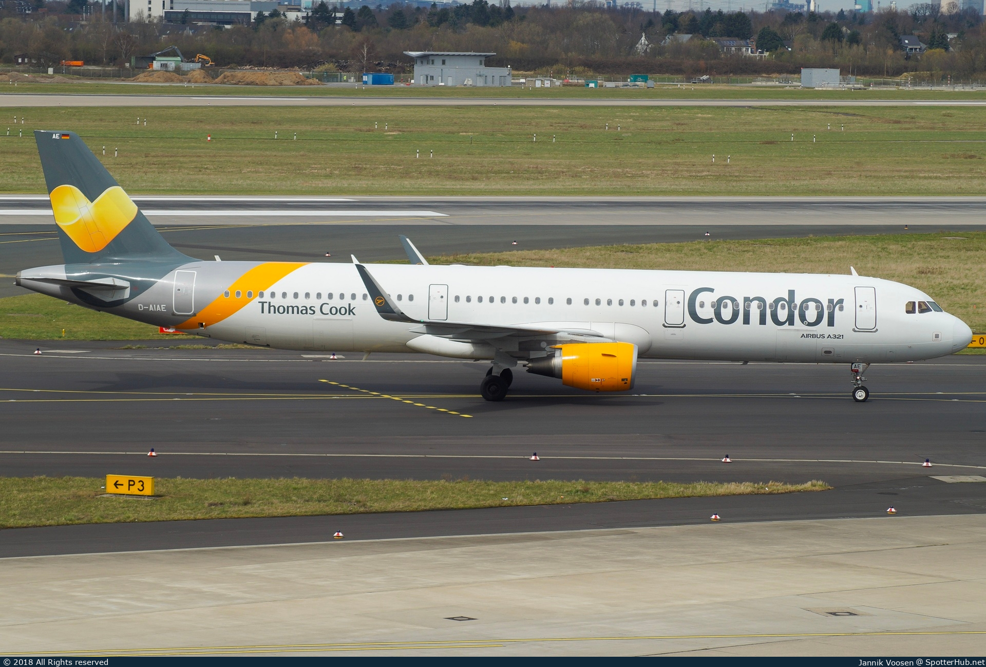 Photo of D-AIAE - Airbus A321-211 operated by Condor