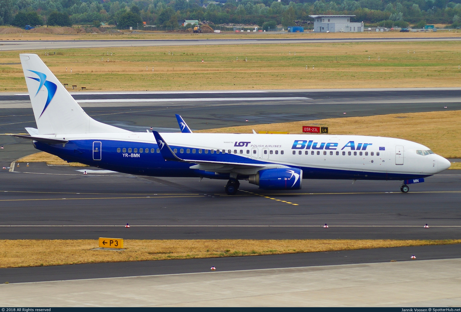 Photo of YR-BMN - Boeing 737-82R operated by Blue Air