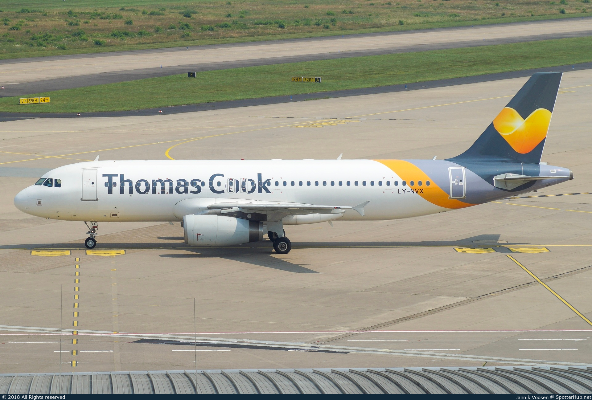 Photo of LY-NVX - Airbus A320-232 operated by Thomas Cook Airlines (opb Avion Express)