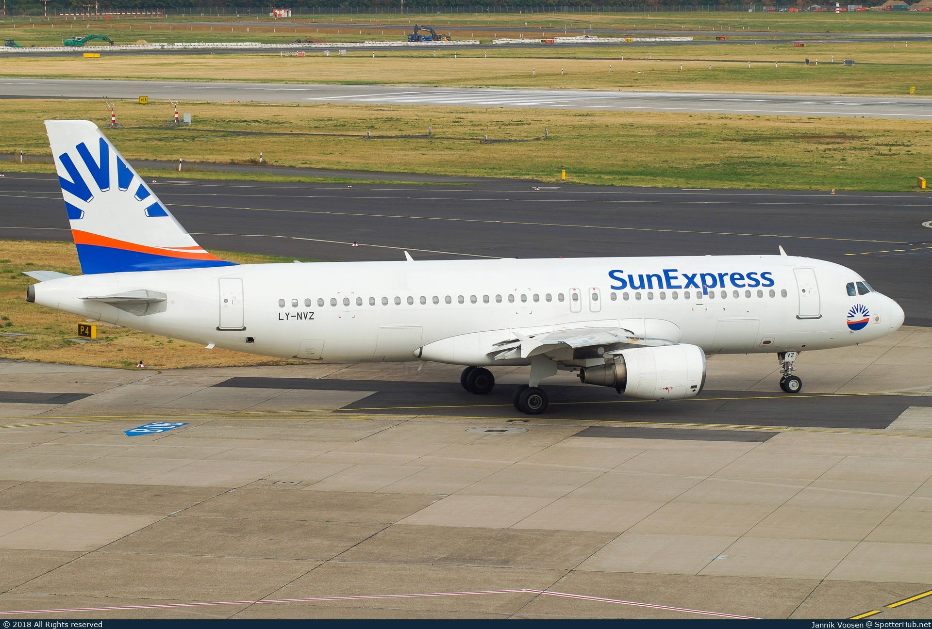 Photo of LY-NVZ - Airbus A320-214 operated by SunExpress (opb Avion Express)