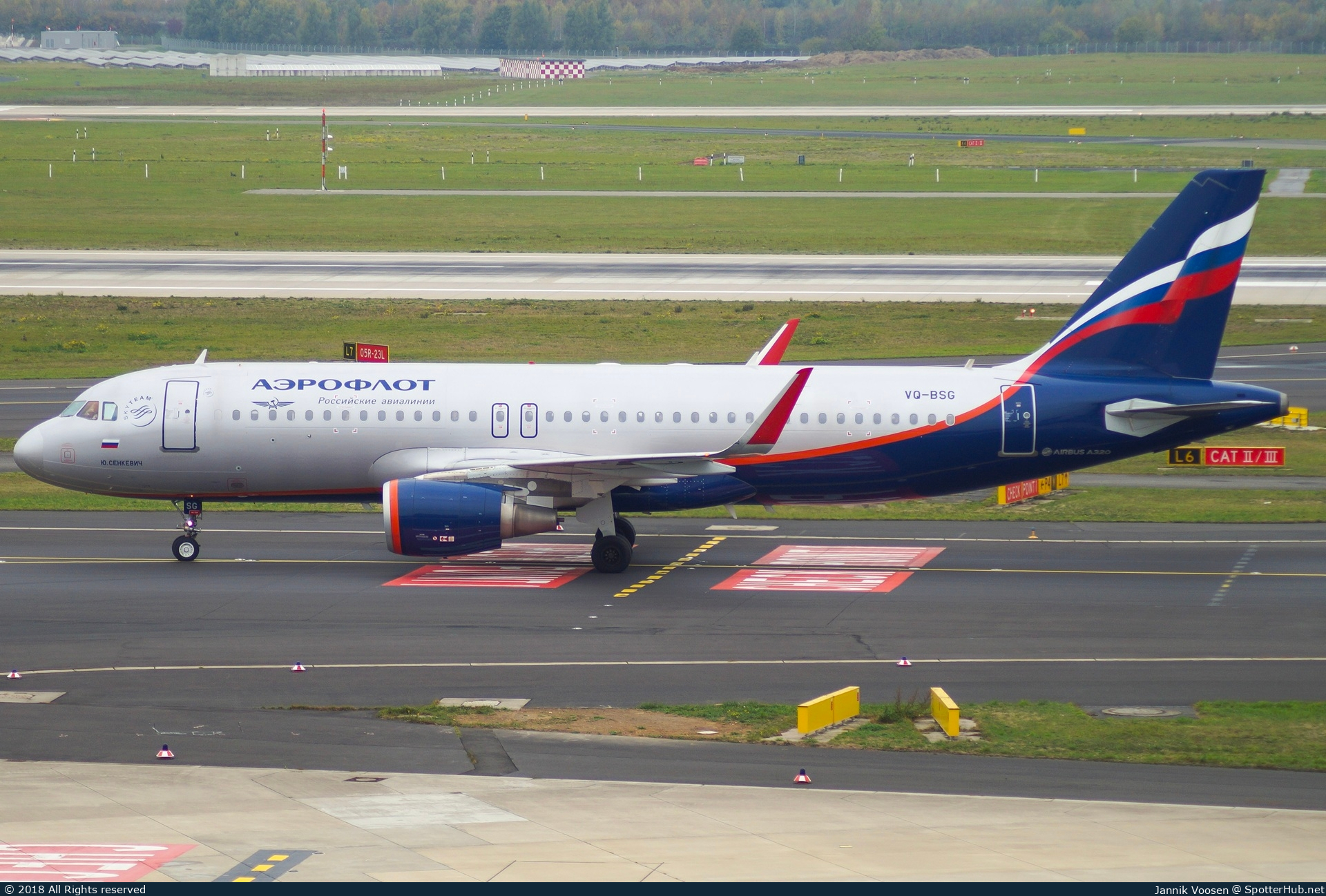 Photo of VQ-BSG - Airbus A320-214 operated by Aeroflot