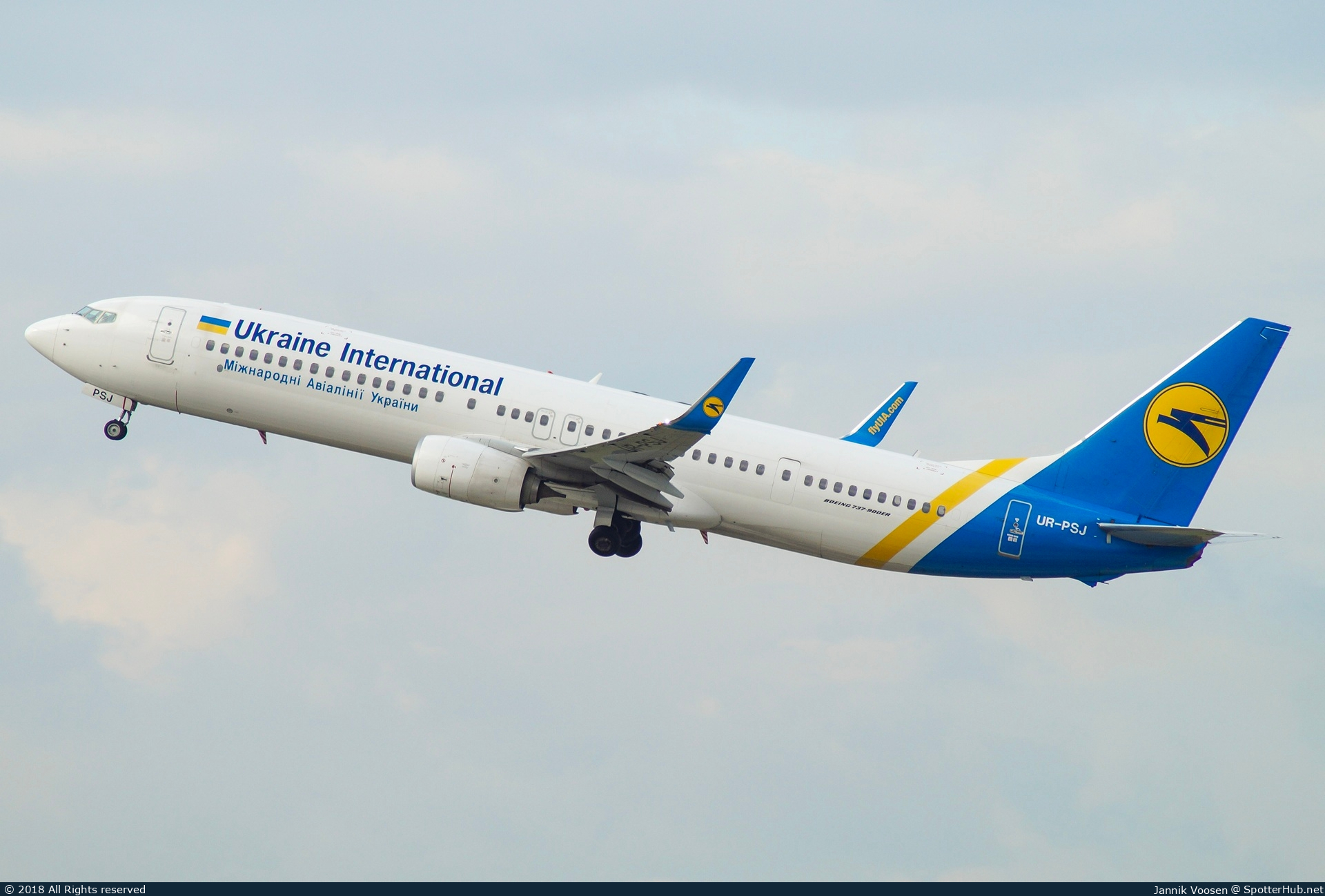 Photo of UR-PSJ - Boeing 737-9KV(ER) operated by Ukraine International Airlines