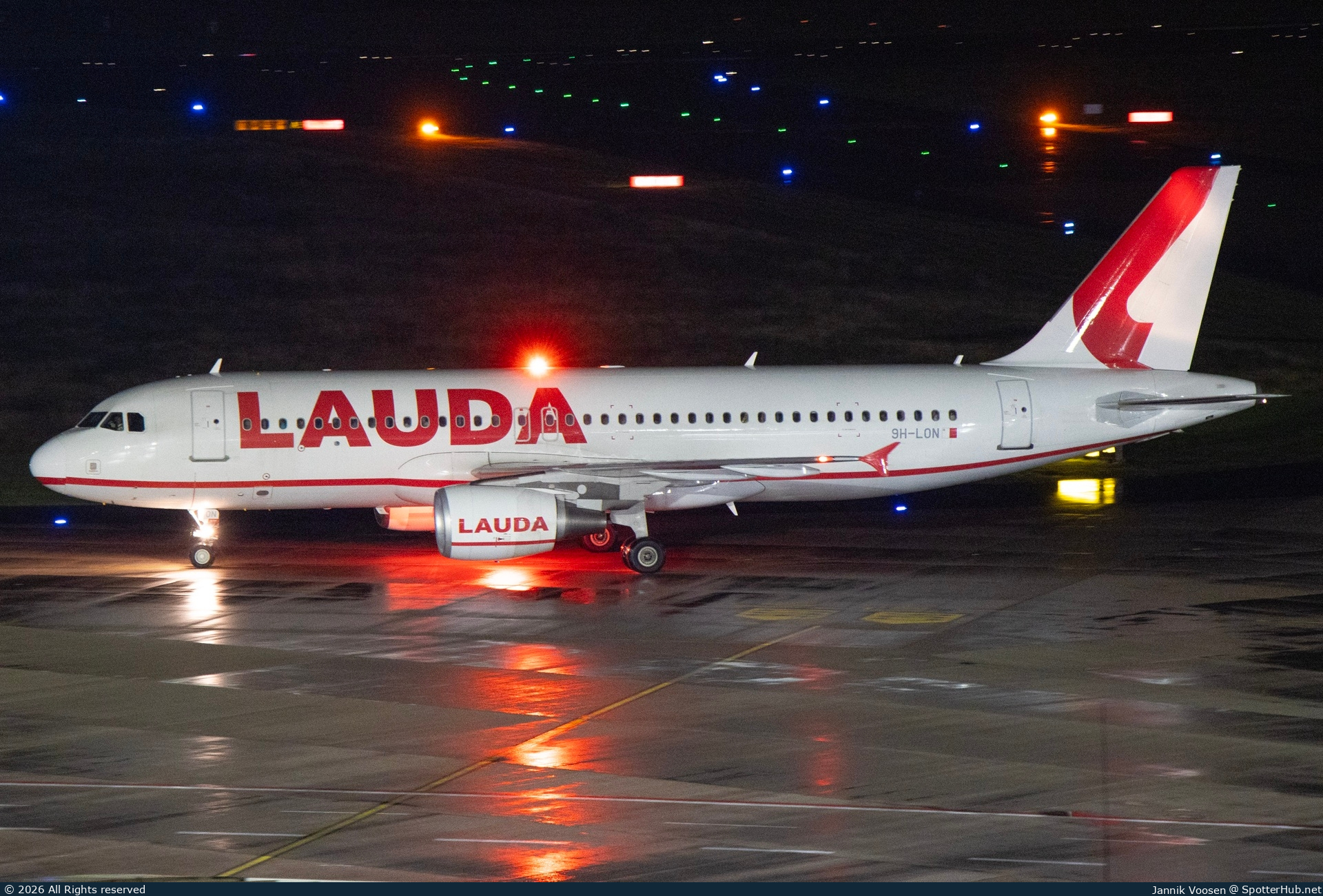 Photo of 9H-LON - Airbus A320-214 operated by Lauda Europe