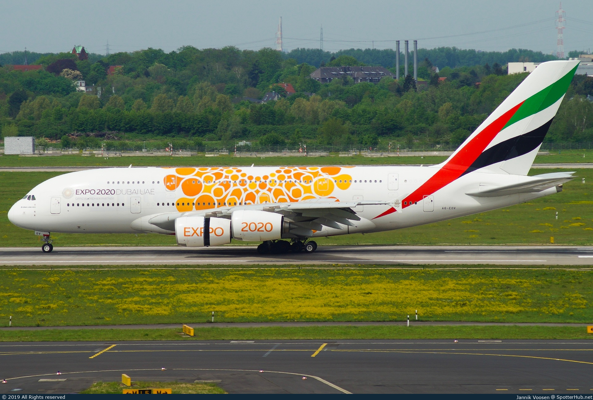 Photo of A6-EOV - Airbus A380-861 operated by Emirates
