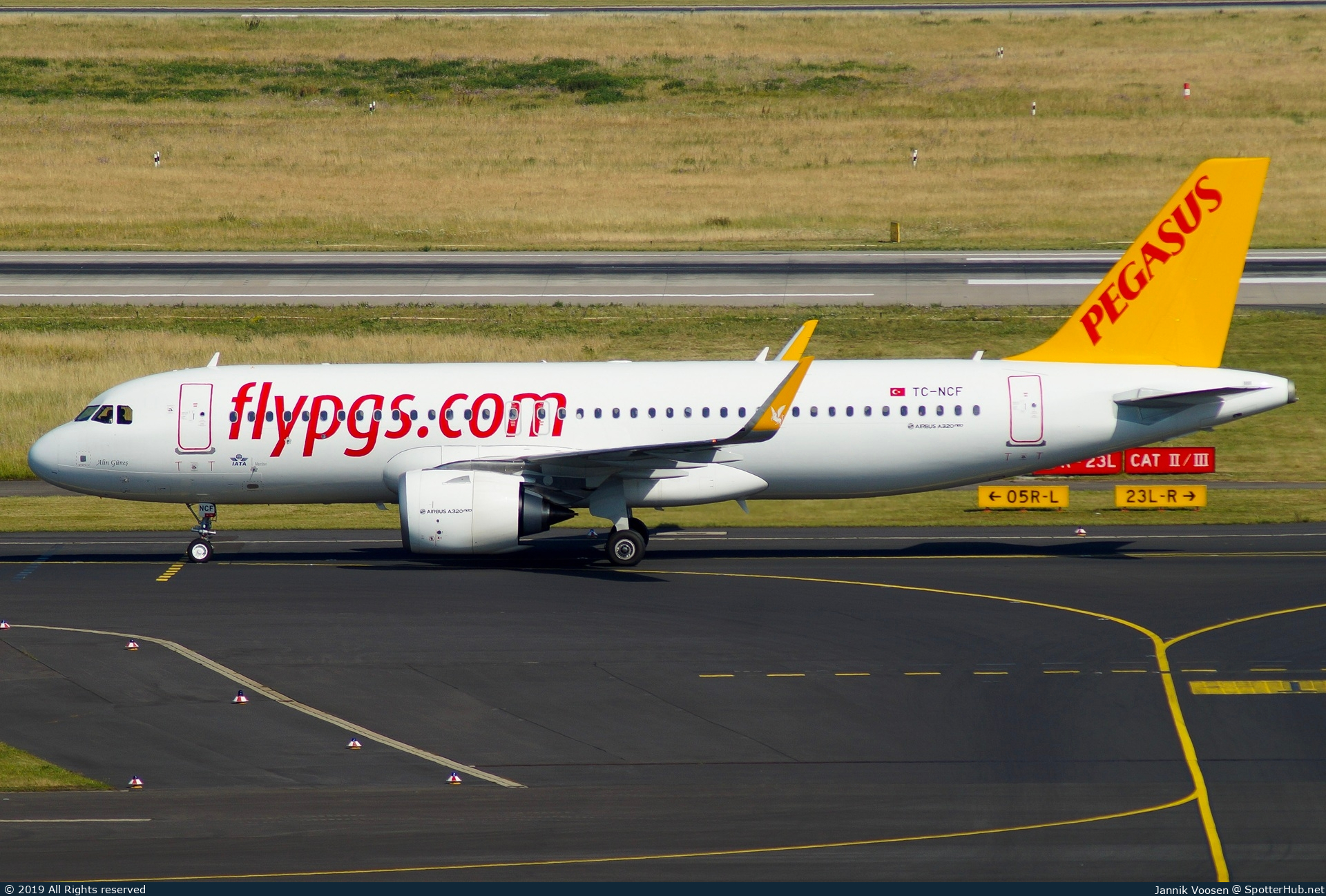 Photo of TC-NCF - Airbus A320-251N operated by Pegasus Airlines