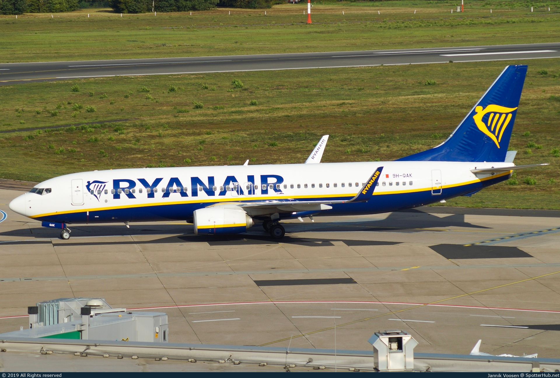 Photo of 9H-QAK - Boeing 737-8AS operated by Ryanair (opb Malta Air)