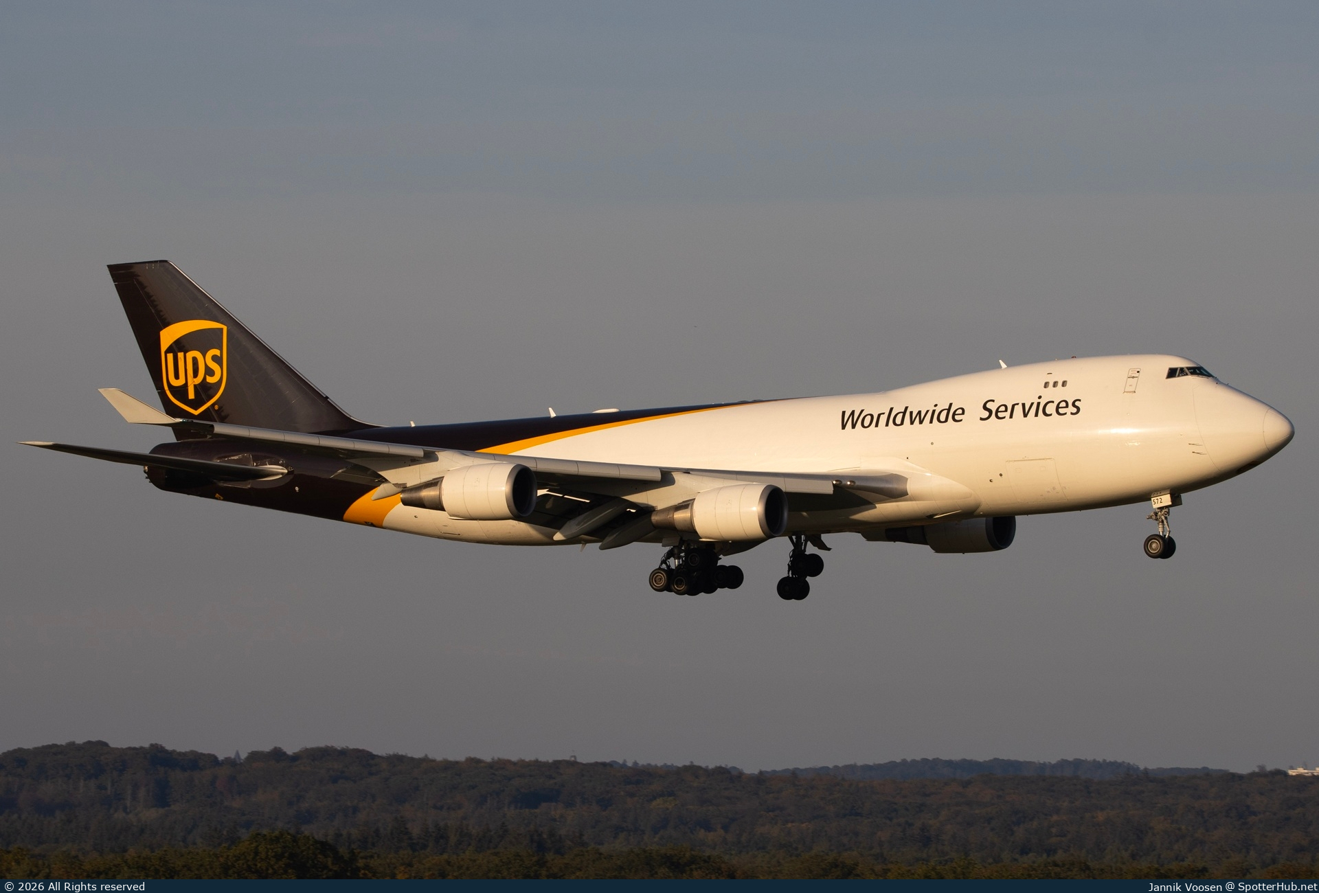 Photo of N572UP - Boeing 747-44AF operated by UPS United Parcel Service