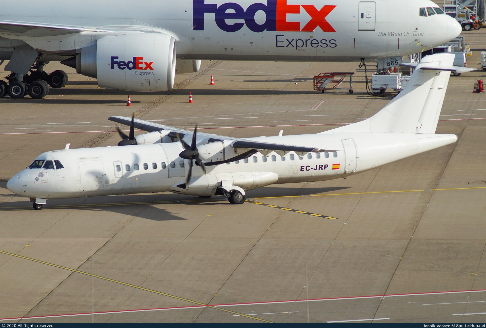 Photo of EC-JRP - ATR 72-212(F) operated by Swiftair