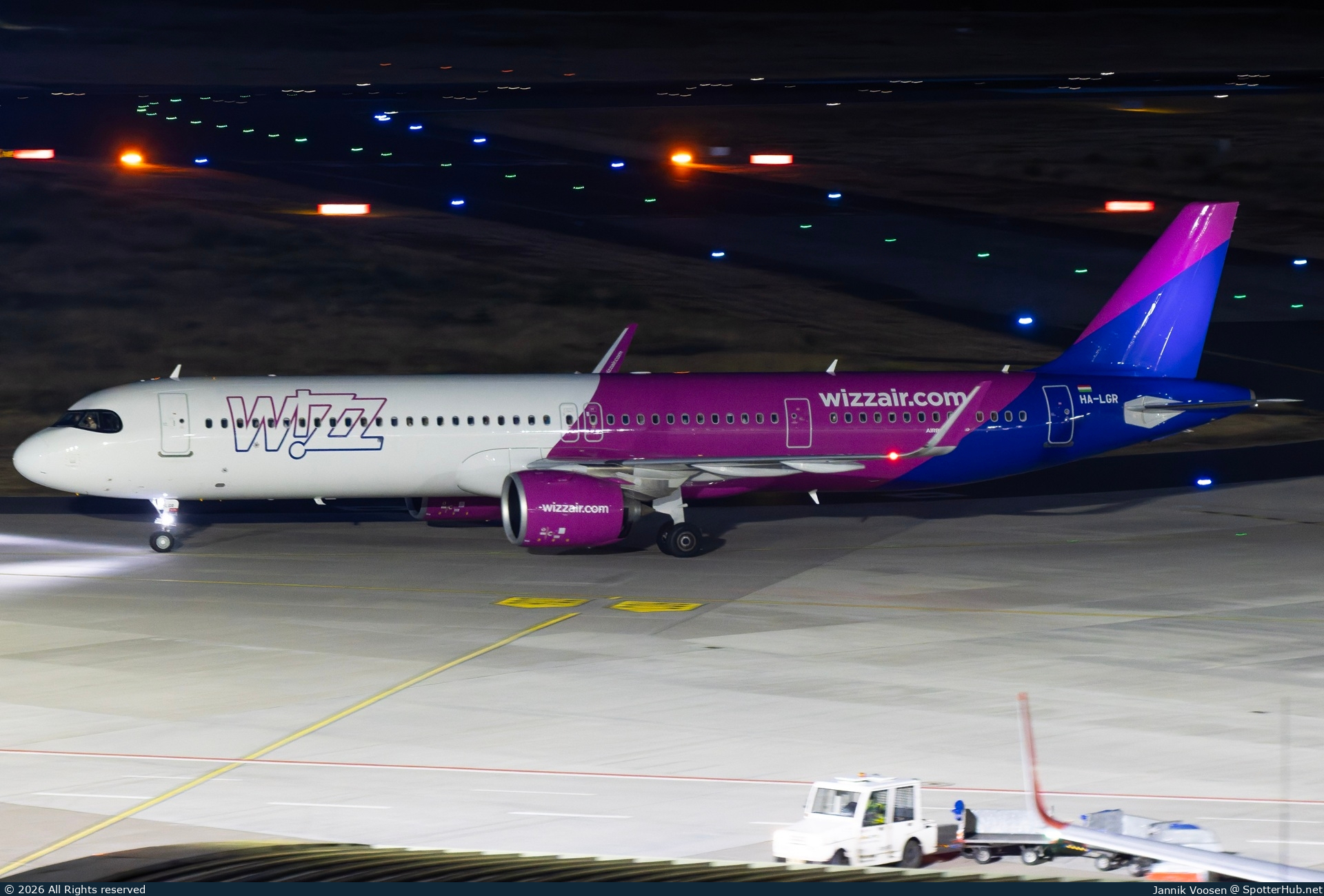 Photo of HA-LGR - Airbus A321-271NX operated by Wizz Air