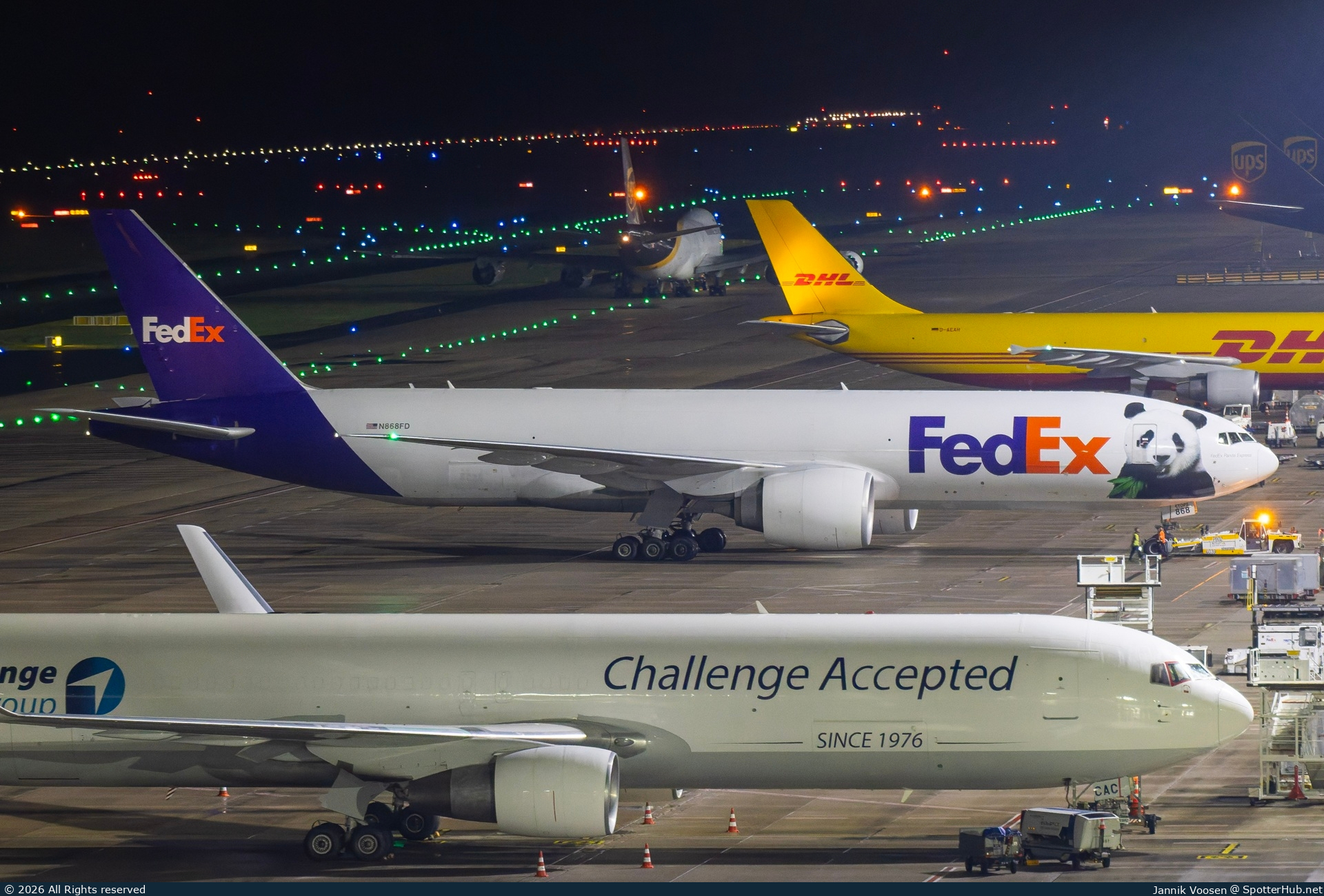 Photo of N868FD - Boeing 777-FS2 operated by FedEx