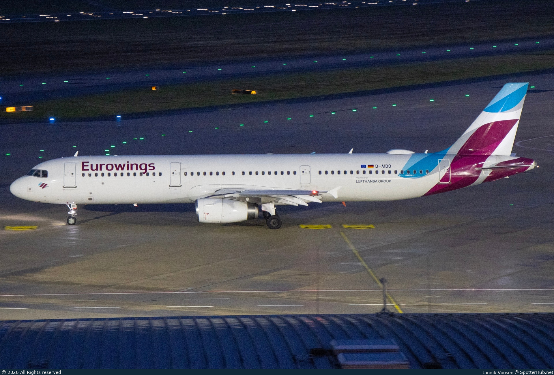 Photo of D-AIDO - Airbus A321-231 operated by Eurowings