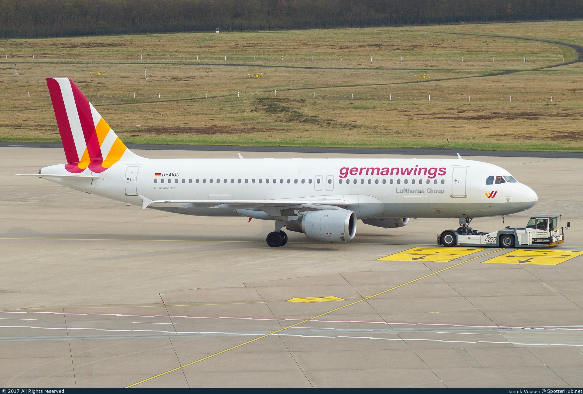 Photo of D-AIQC - Airbus A320-211 operated by Germanwings