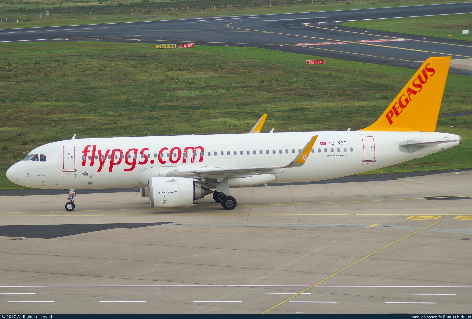 Photo of TC-NBD - Airbus A320-251N operated by Pegasus Airlines