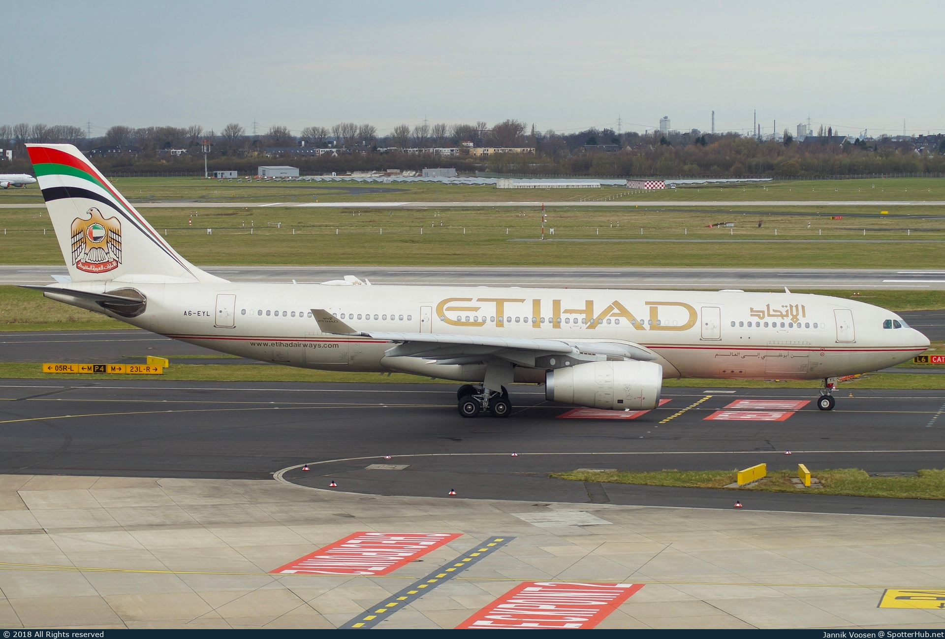 Photo of A6-EYL - Airbus A330-243 operated by Etihad Airways