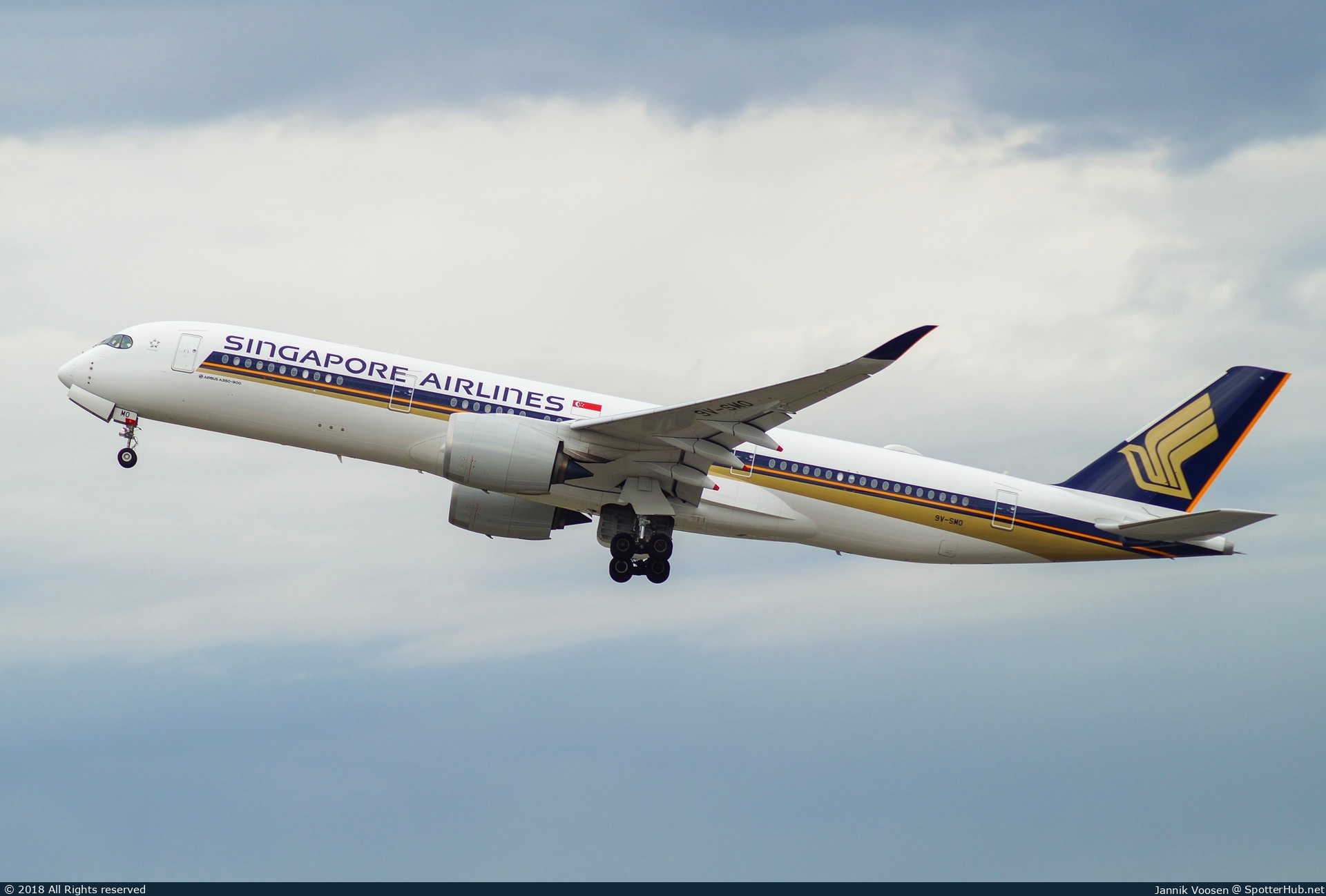 Photo of 9V-SMO - Airbus A350-941 operated by Singapore Airlines