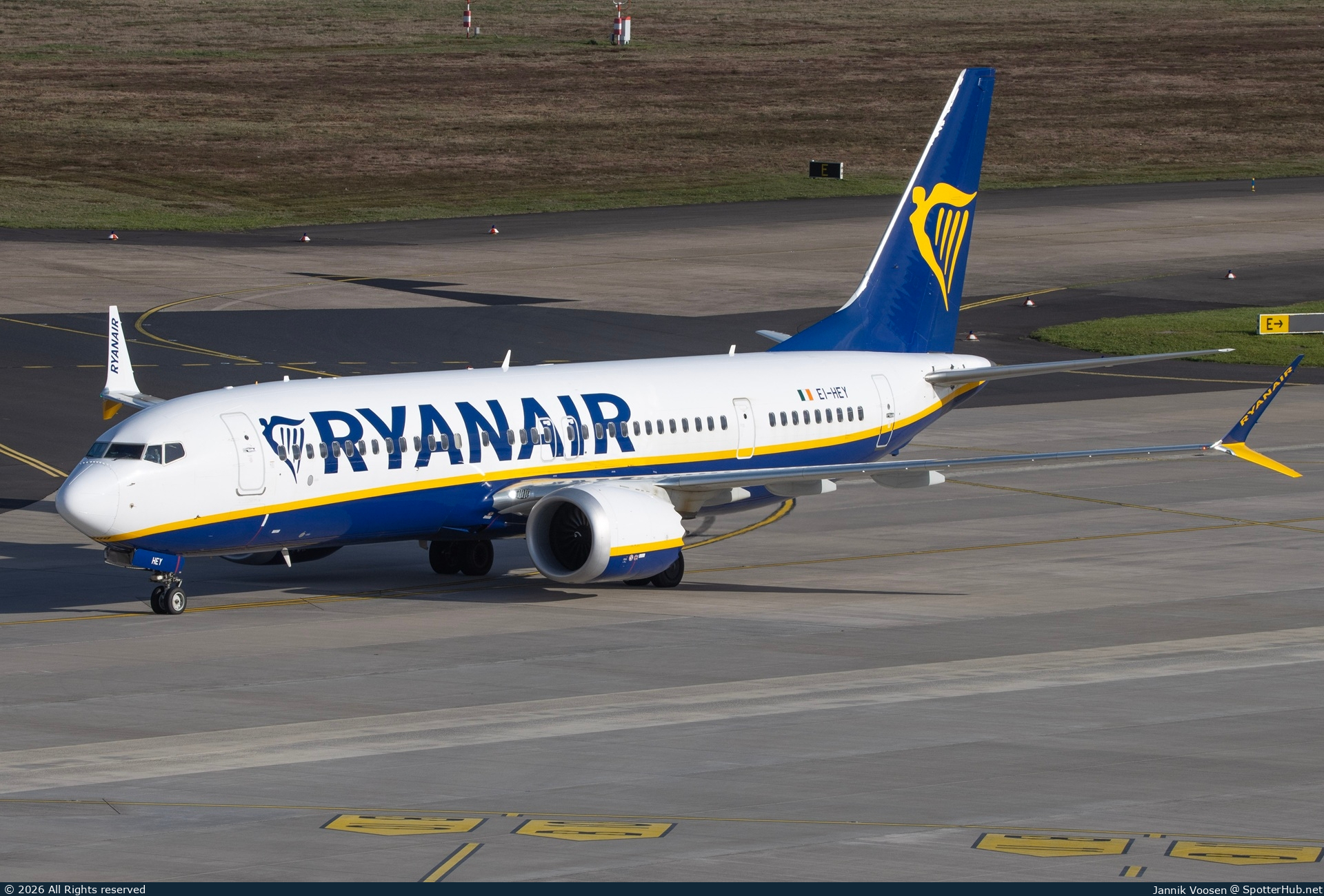 Photo of EI-HEY - Boeing 737 MAX 8-200 operated by Ryanair