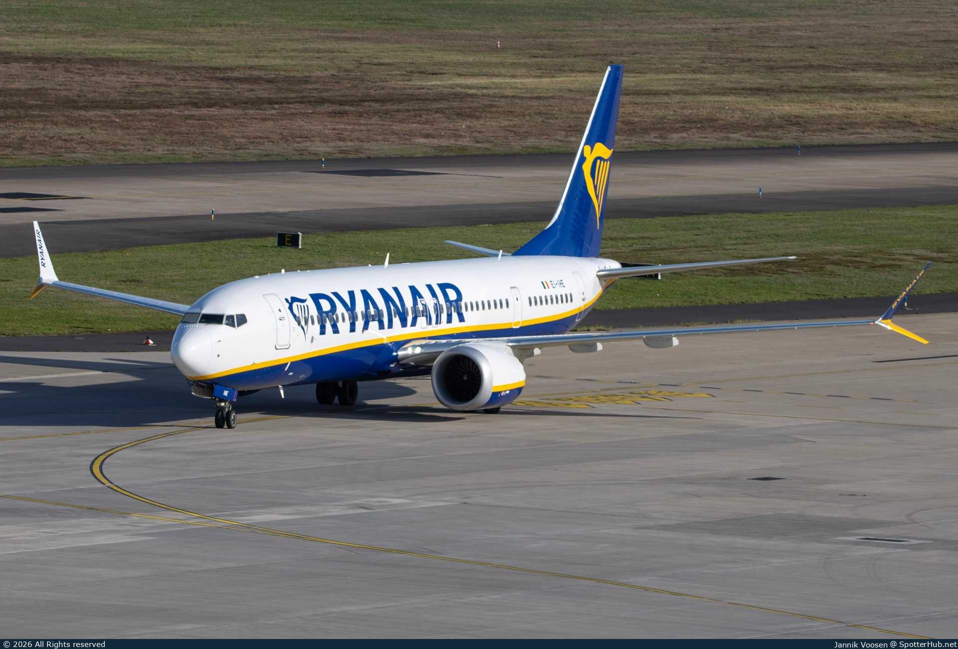 Photo of EI-IHE - Boeing 737 MAX 8-200 operated by Ryanair