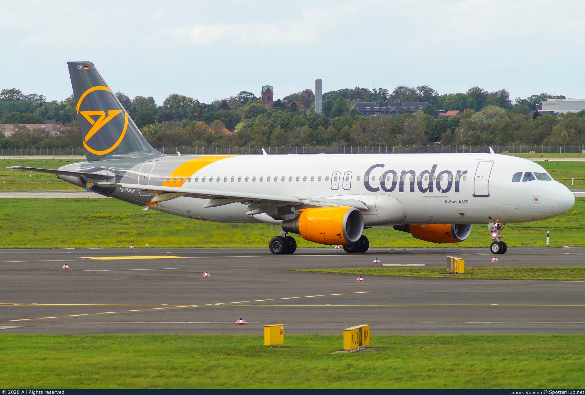 Photo of D-AICP - Airbus A320-214 operated by Condor