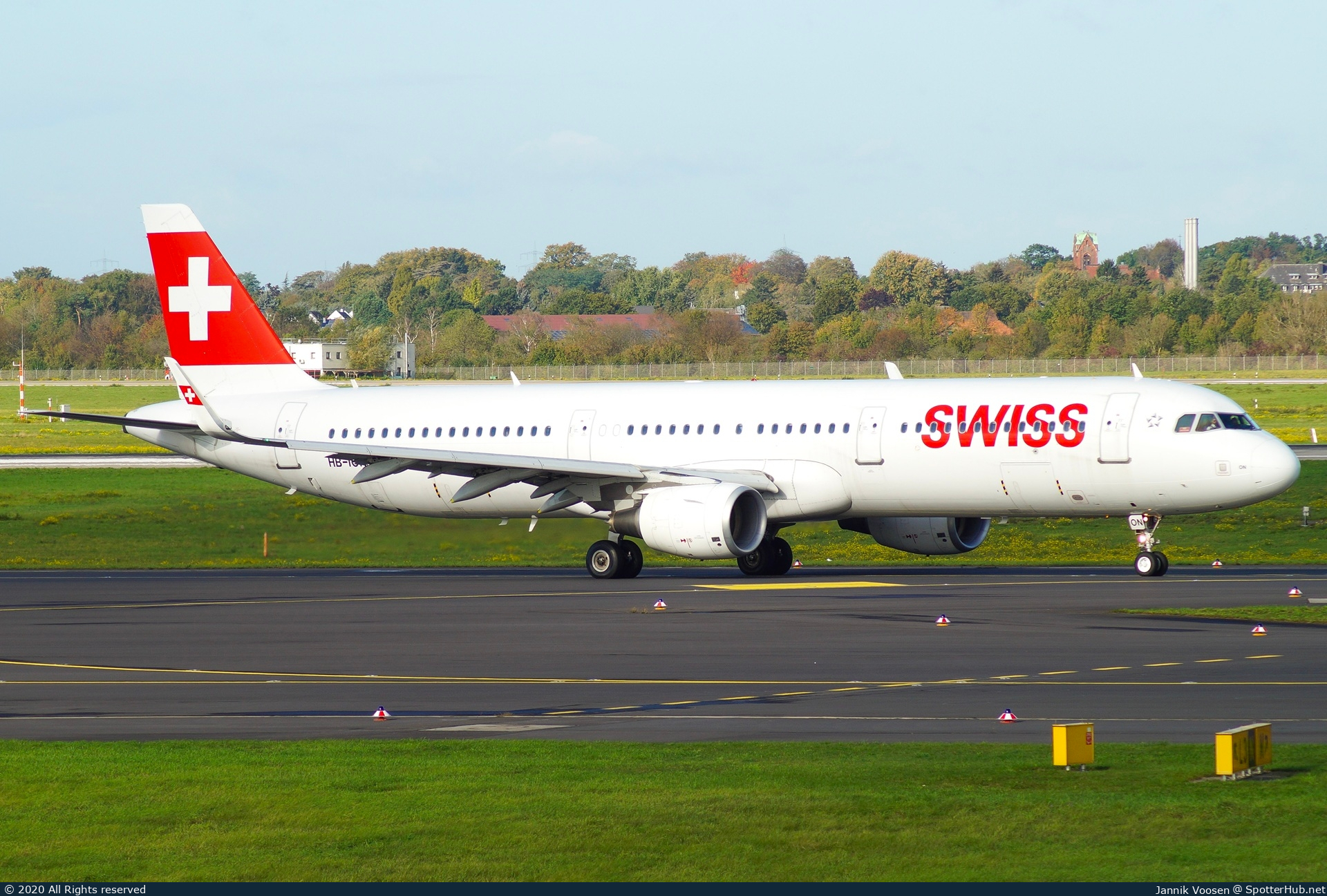 Photo of HB-ION - Airbus A321-212 operated by Swiss International Air Lines