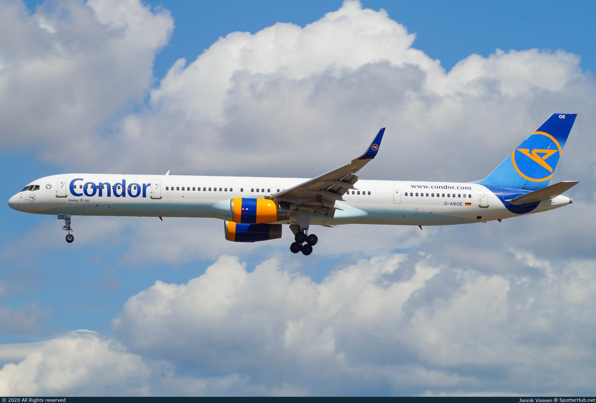 Photo of D-ABOE - Boeing 757-330 operated by Condor