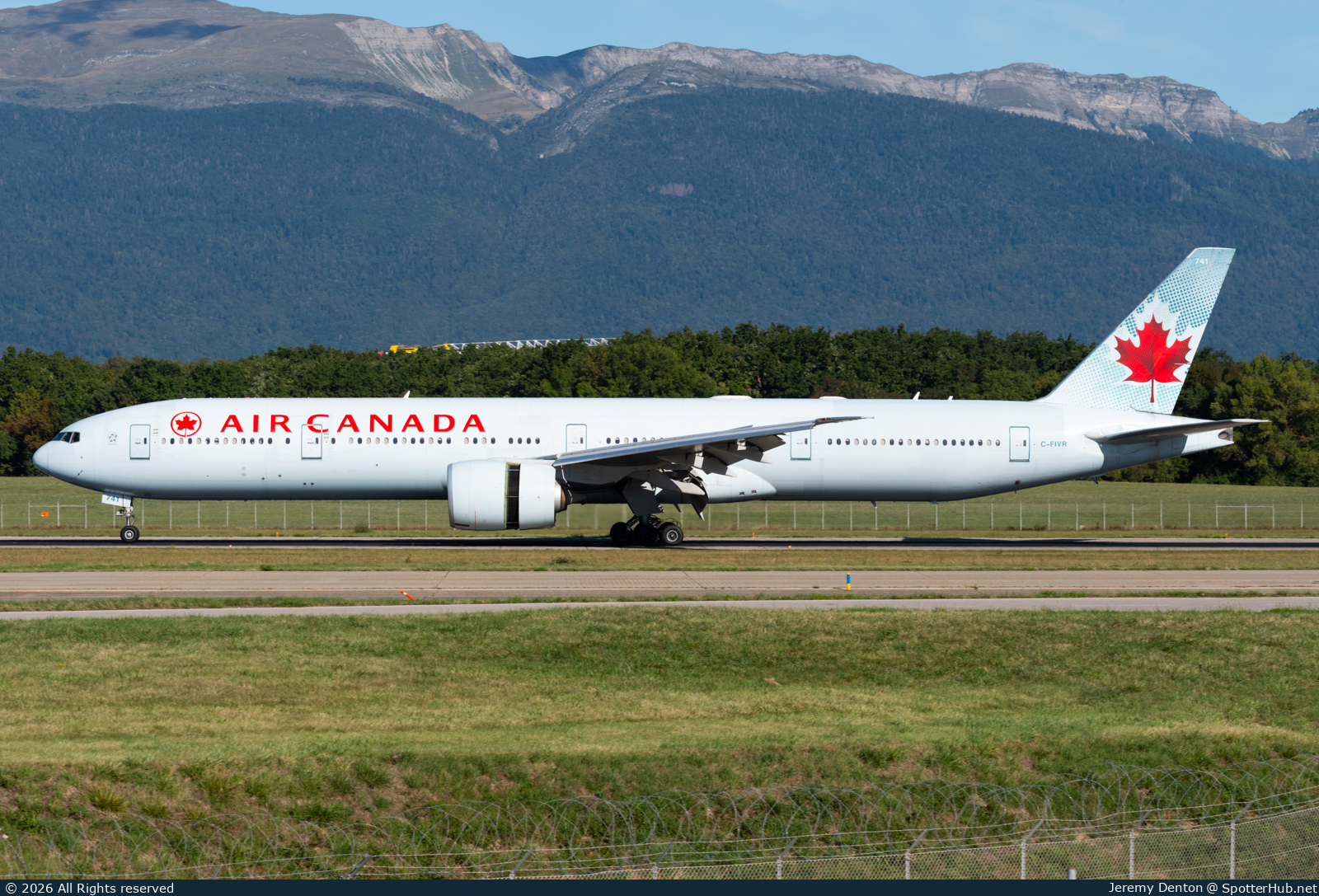 Photo of C-FIVR - Boeing 777-333(ER) operated by Air Canada