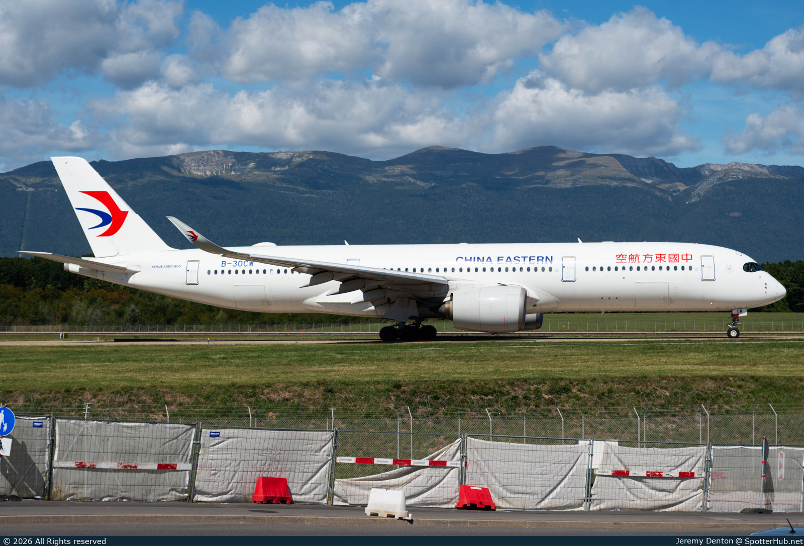 Photo of B-30CW - Airbus A350-941 operated by China Eastern Airlines