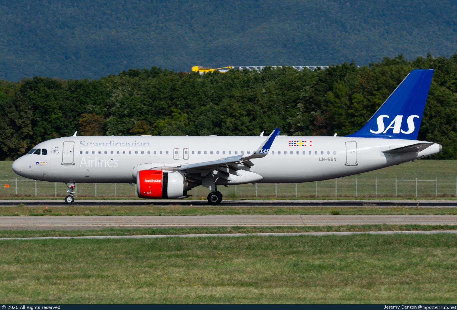 Photo of LN-RGN - Airbus A320-251N operated by SAS Scandinavian Airlines