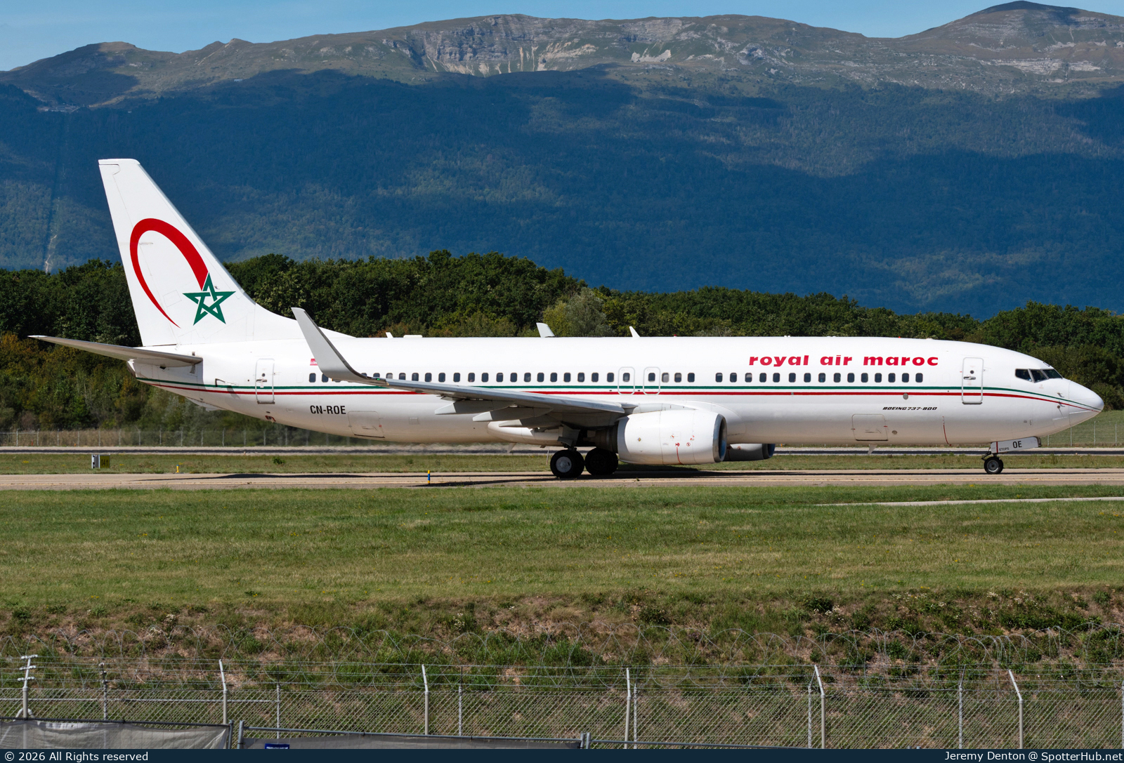 Photo of CN-ROE - Boeing 737-8B6 operated by Royal Air Maroc