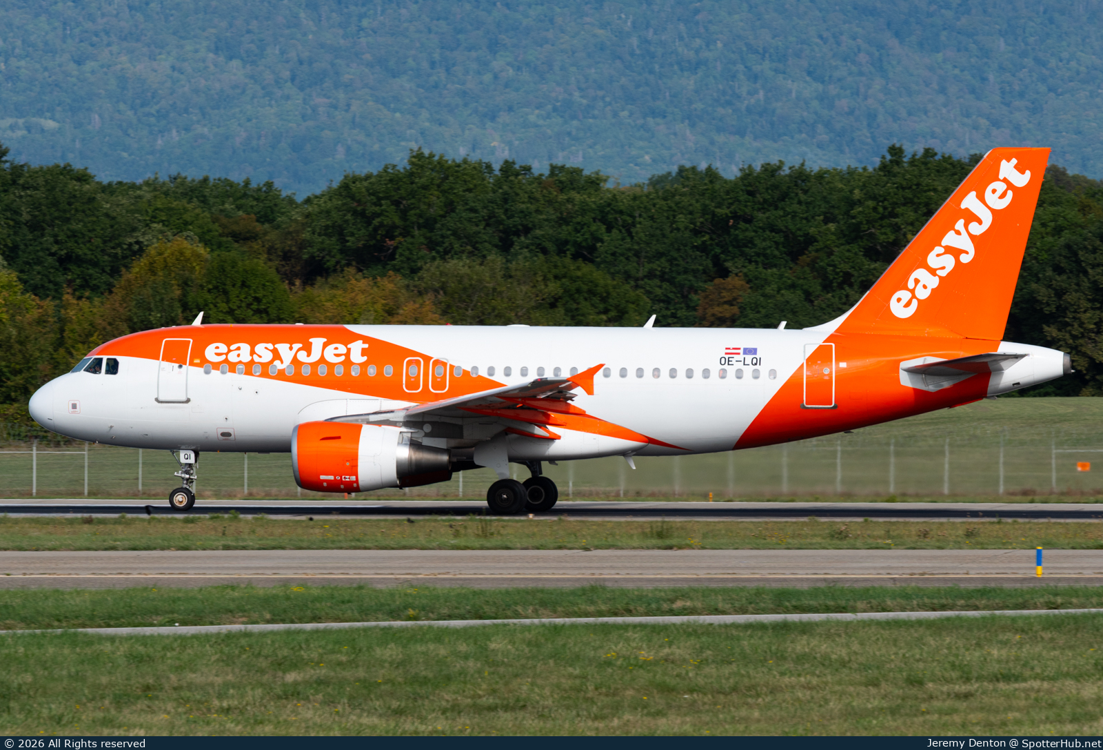 Photo of OE-LQI - Airbus A319-111 operated by easyJet Europe