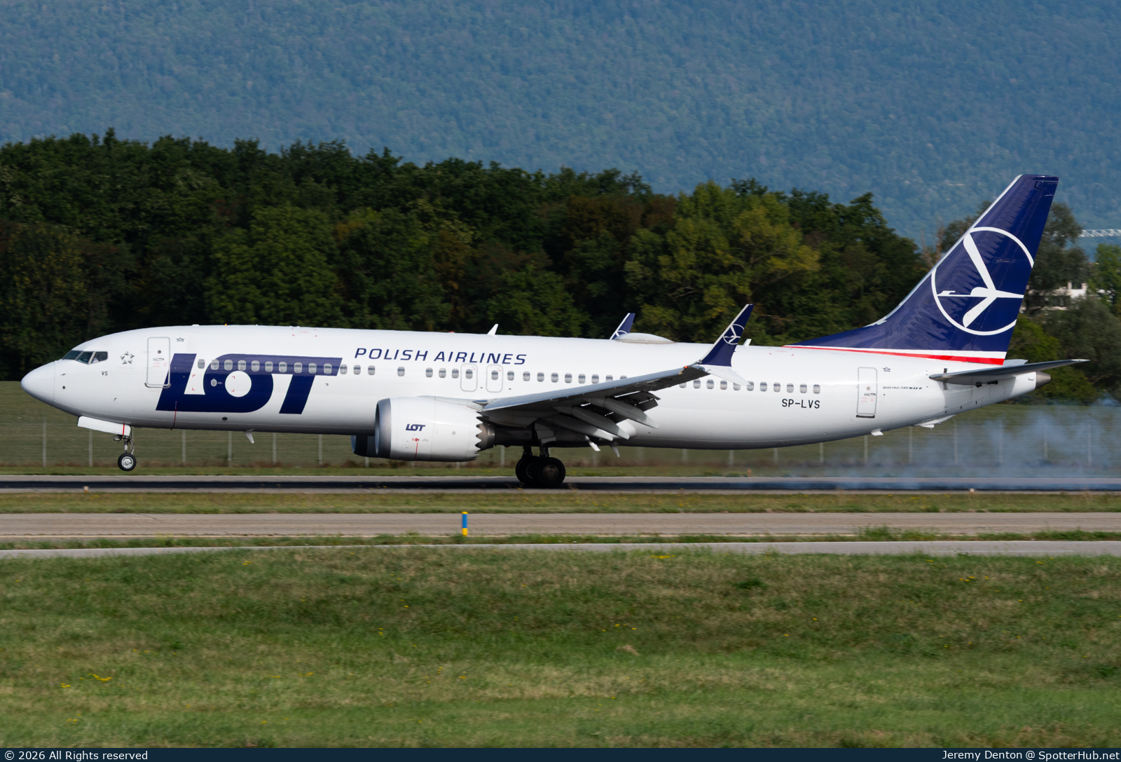Photo of SP-LVS - Boeing 737 MAX 8 operated by LOT Polish Airlines