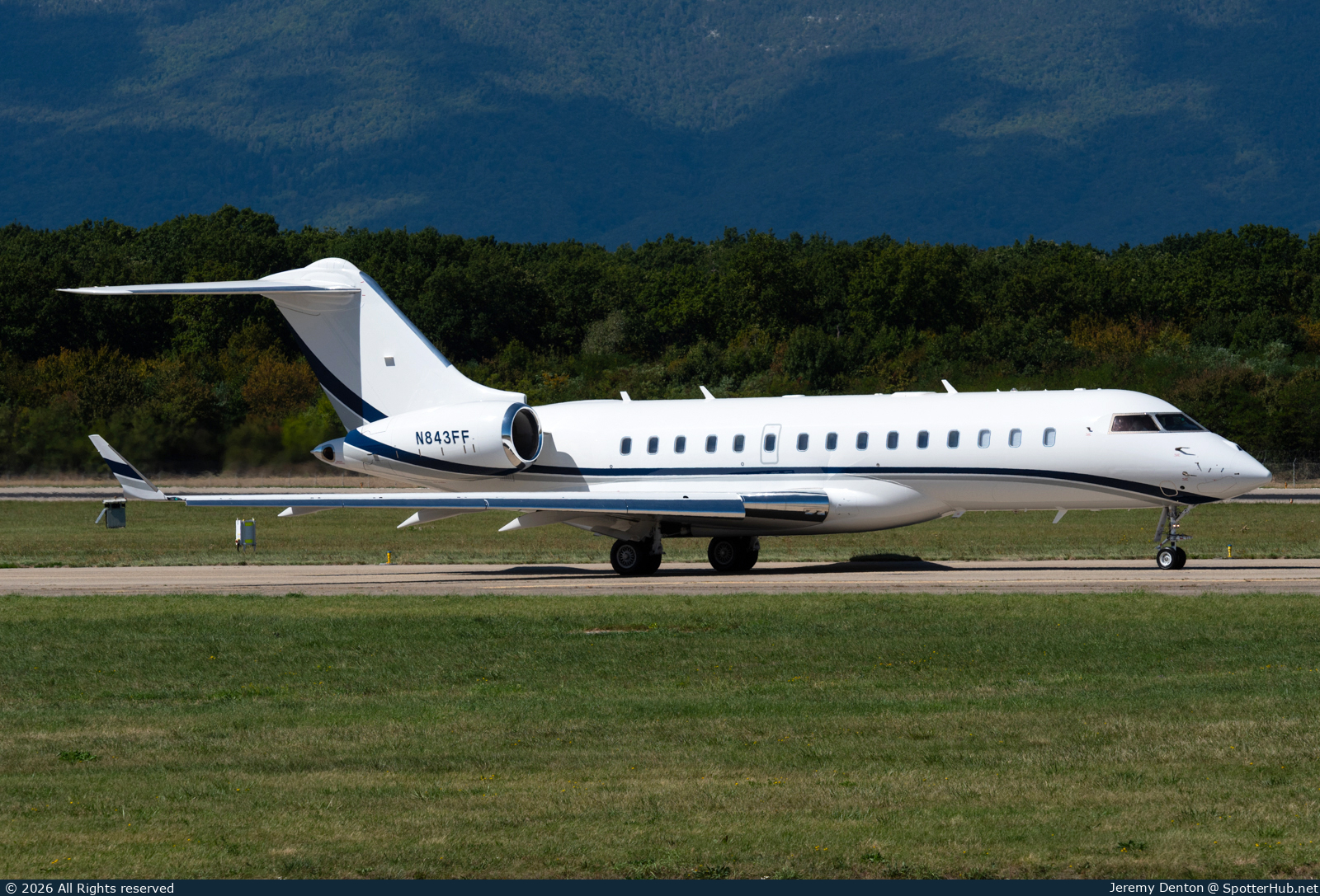 Photo of N843FF - Bombardier Global 6000 operated by Private