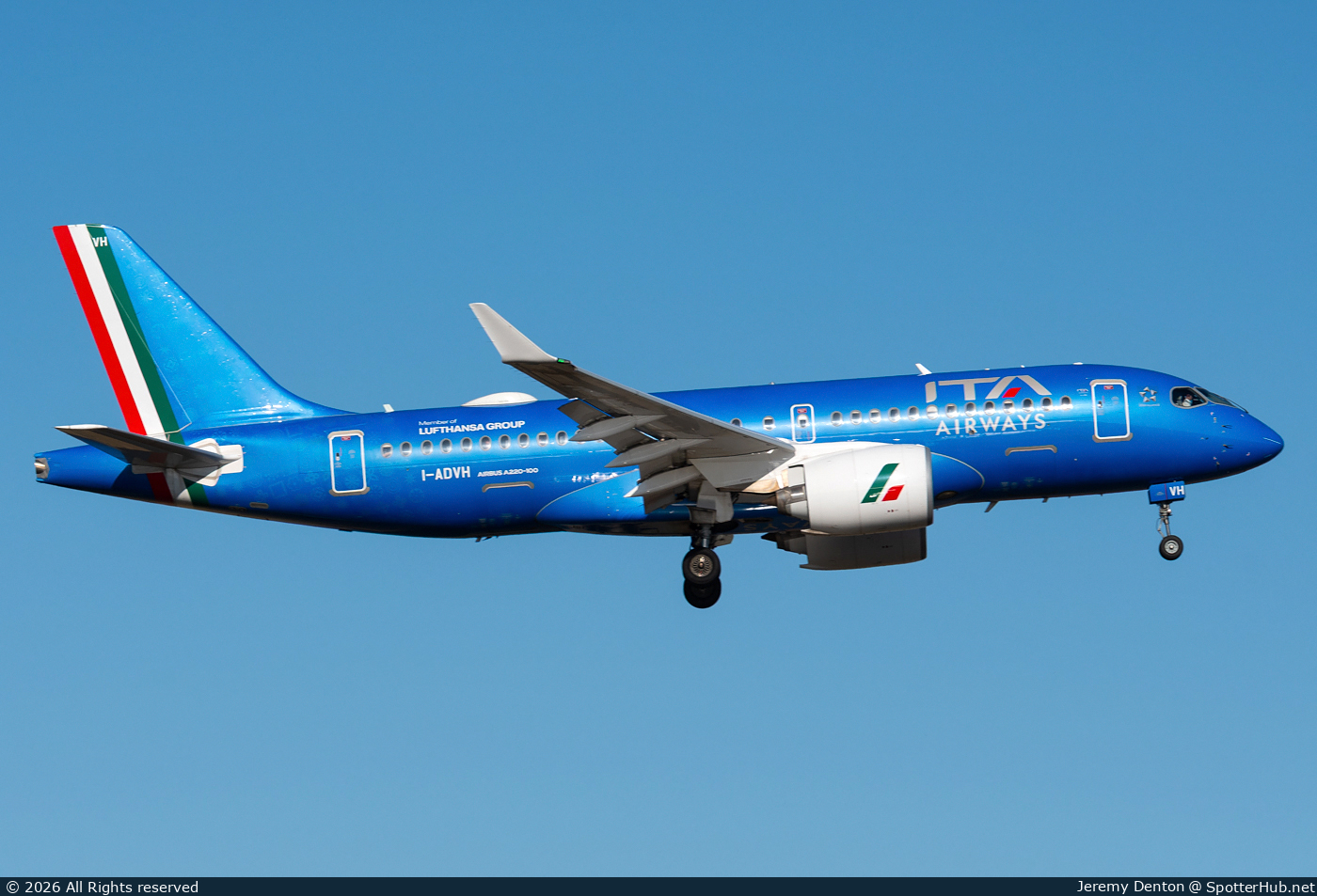 Photo of I-ADVH - Airbus A220-100 operated by ITA Airways