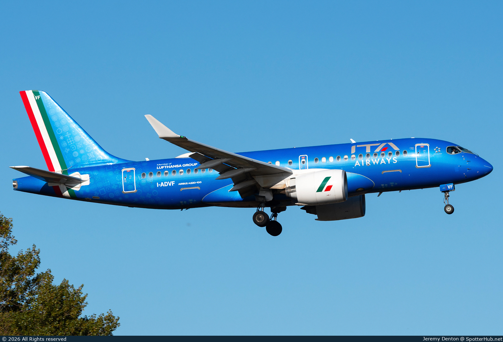 Photo of I-ADVF - Airbus A220-100 operated by ITA Airways
