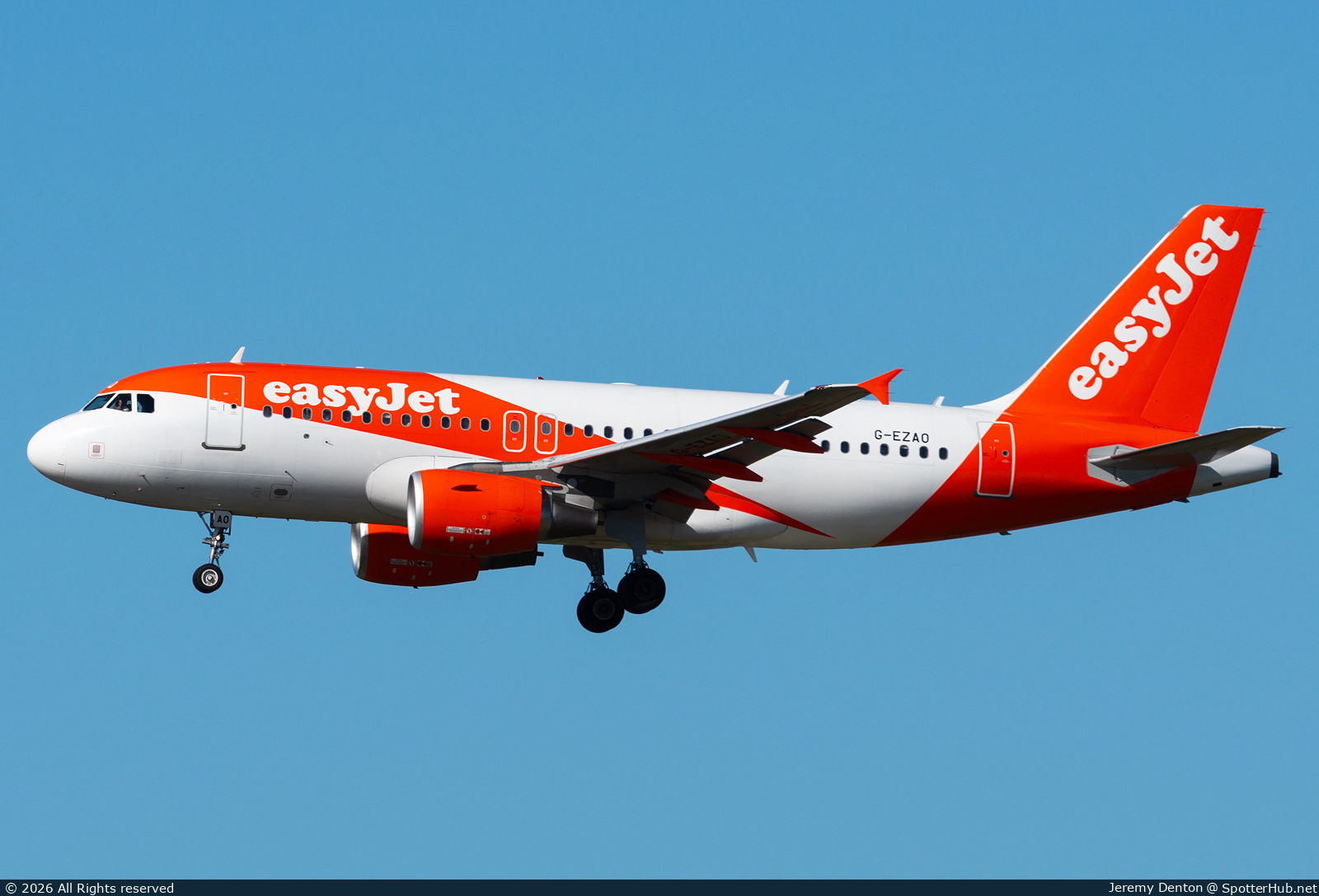 Photo of G-EZAO - Airbus A319-111 operated by easyJet